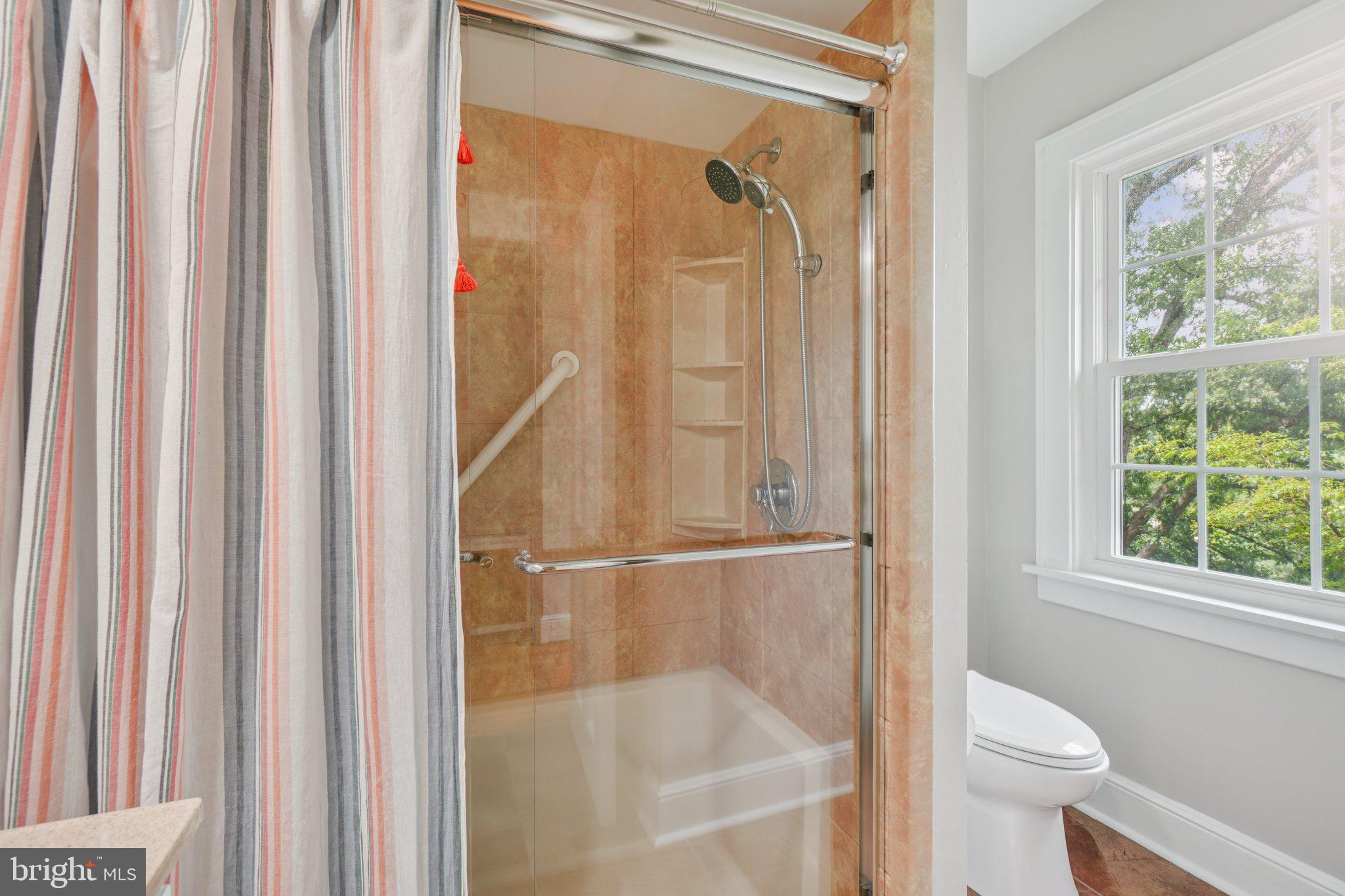 ARLINGTON RIDGE - Residential