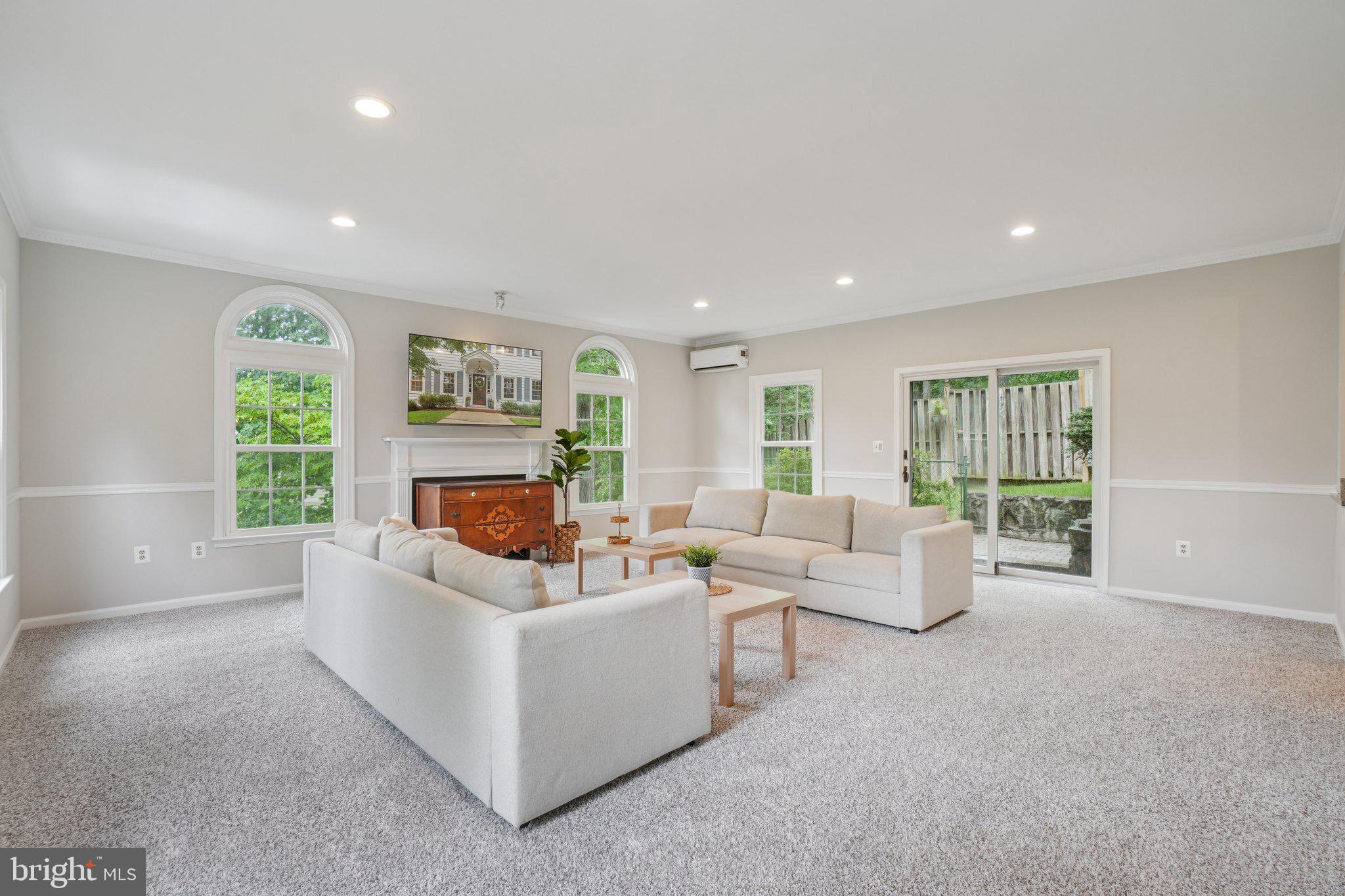 ARLINGTON RIDGE - Residential