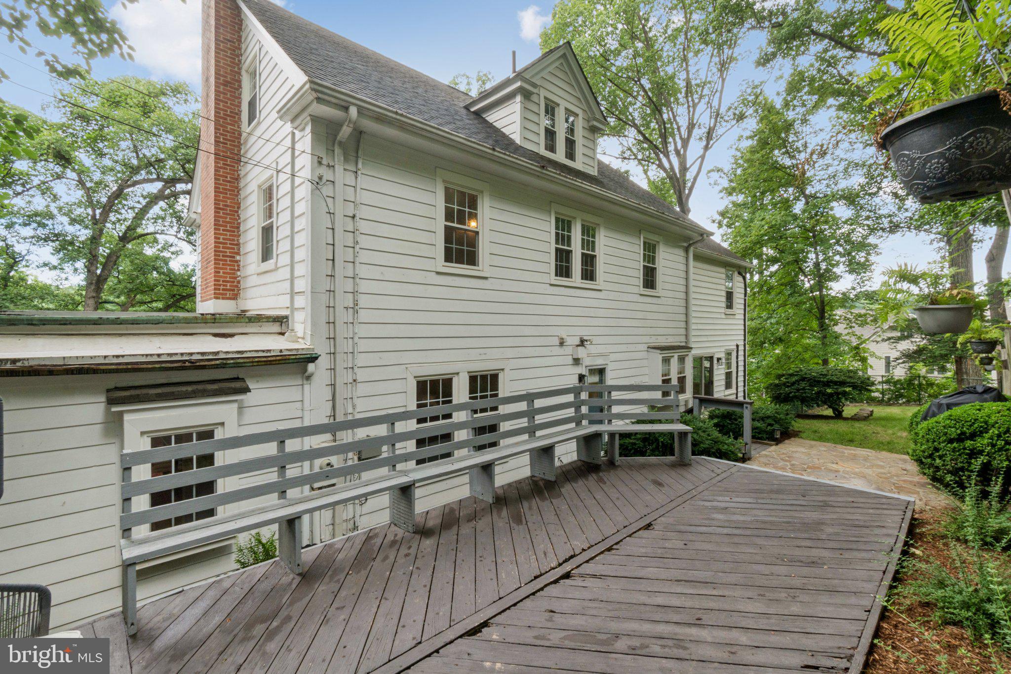 ARLINGTON RIDGE - Residential