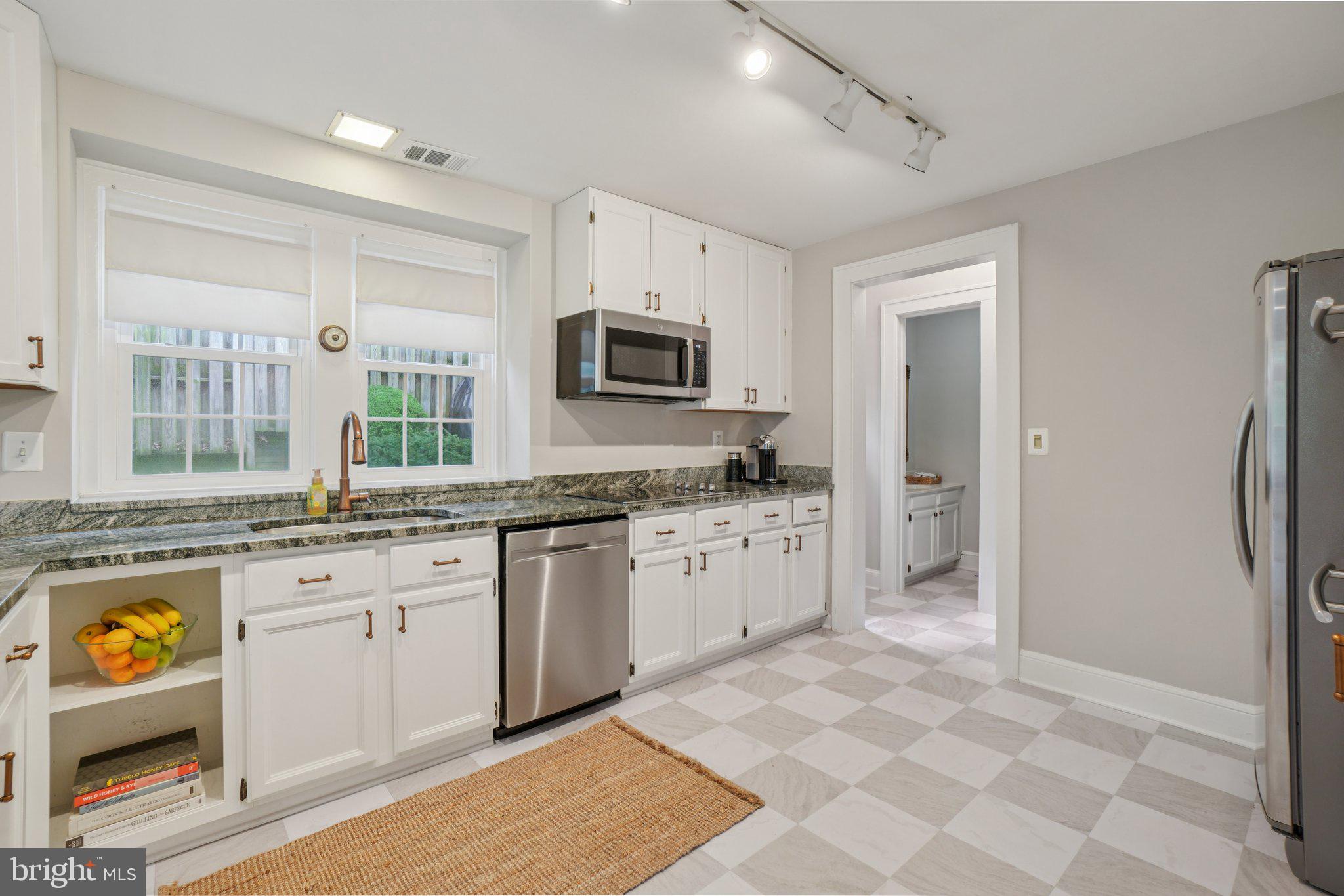 ARLINGTON RIDGE - Residential