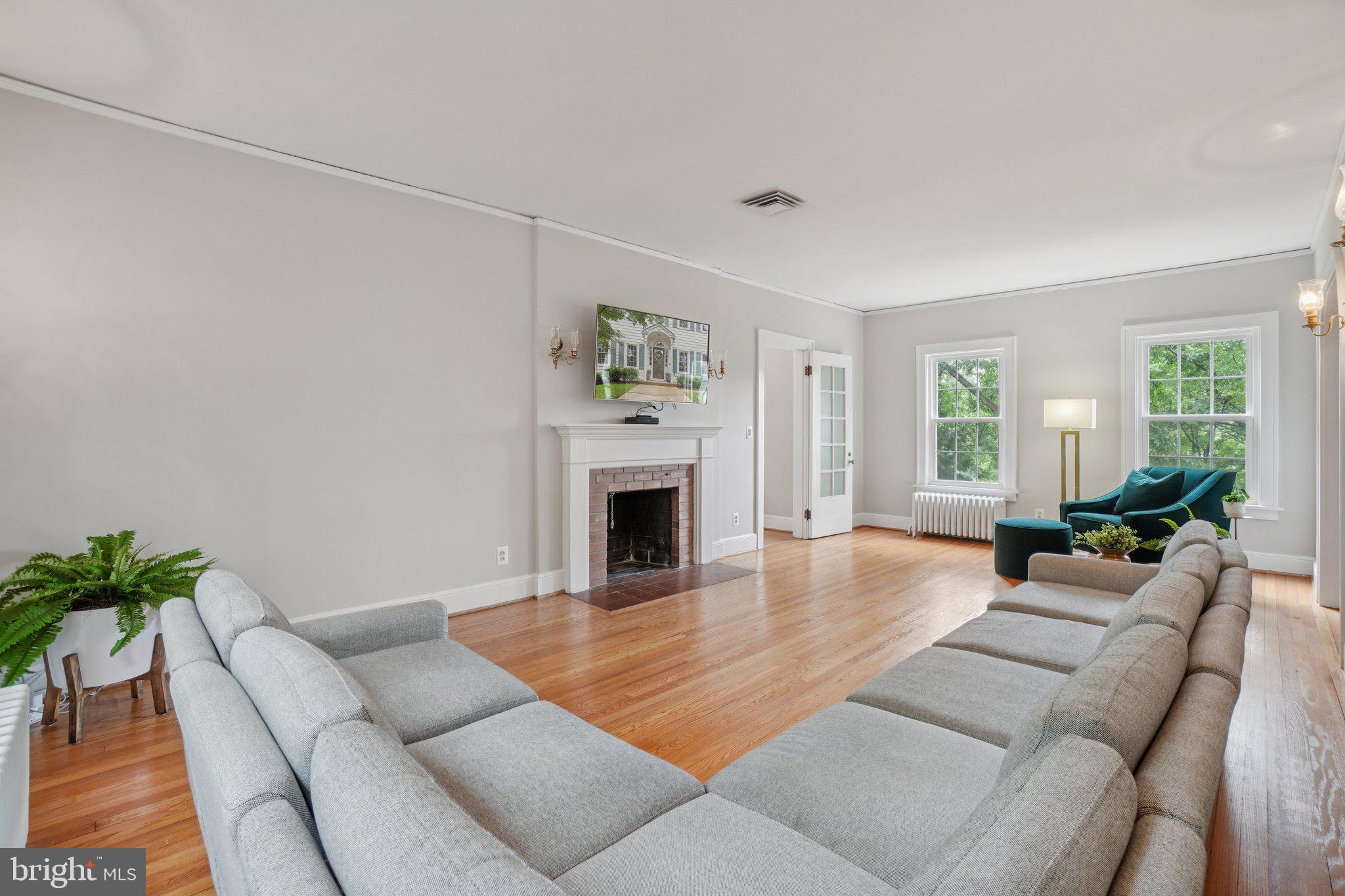 ARLINGTON RIDGE - Residential