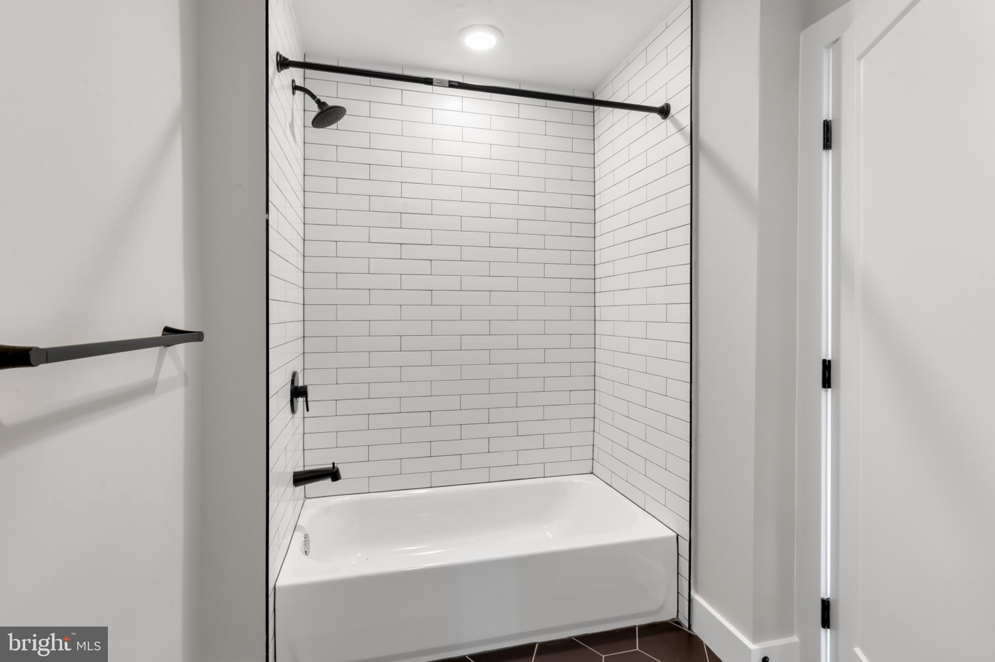 EAST KENSINGTON - Residential Lease