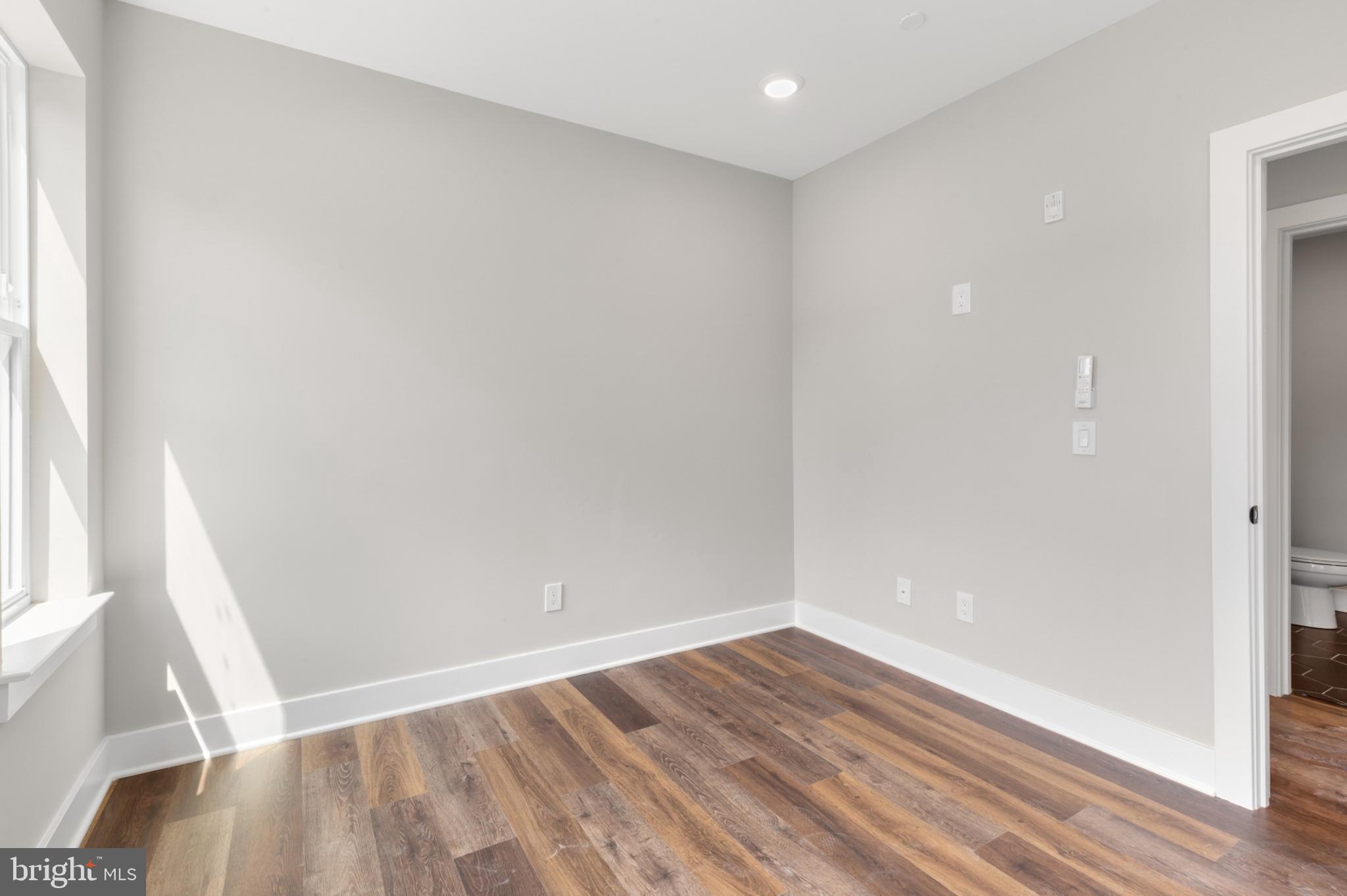 EAST KENSINGTON - Residential Lease