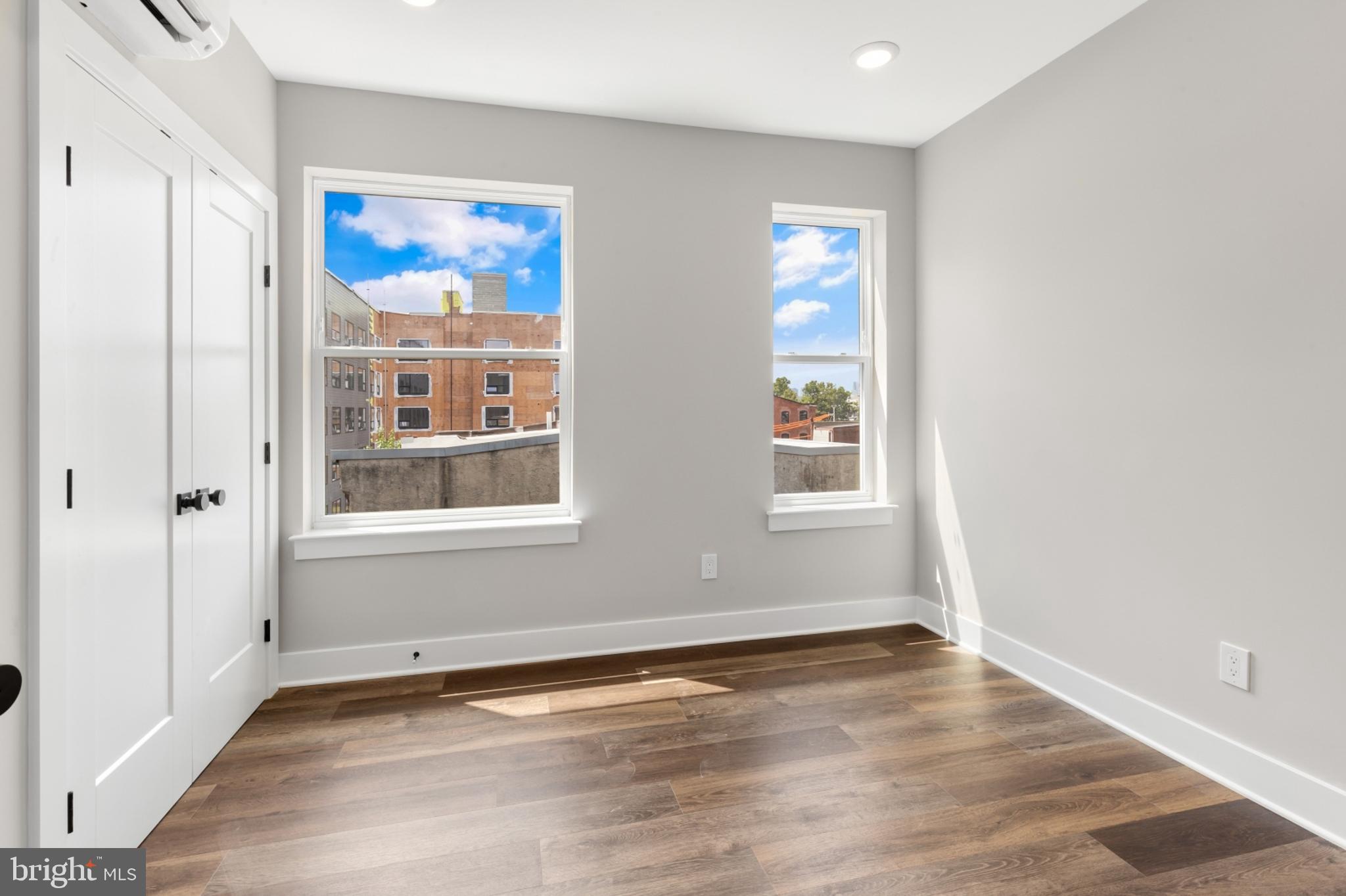 EAST KENSINGTON - Residential Lease