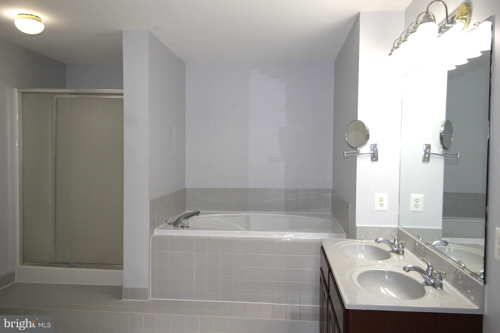 HARWOOD - Residential