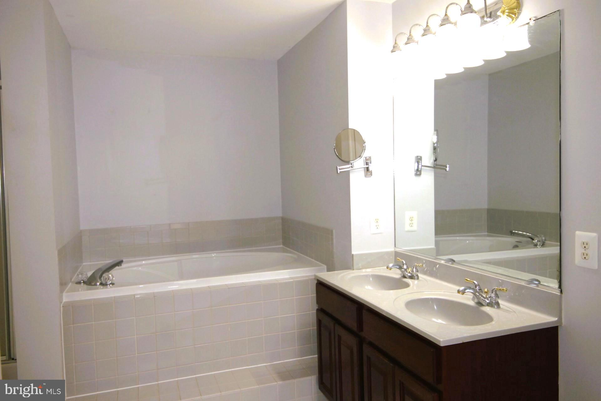 HARWOOD - Residential