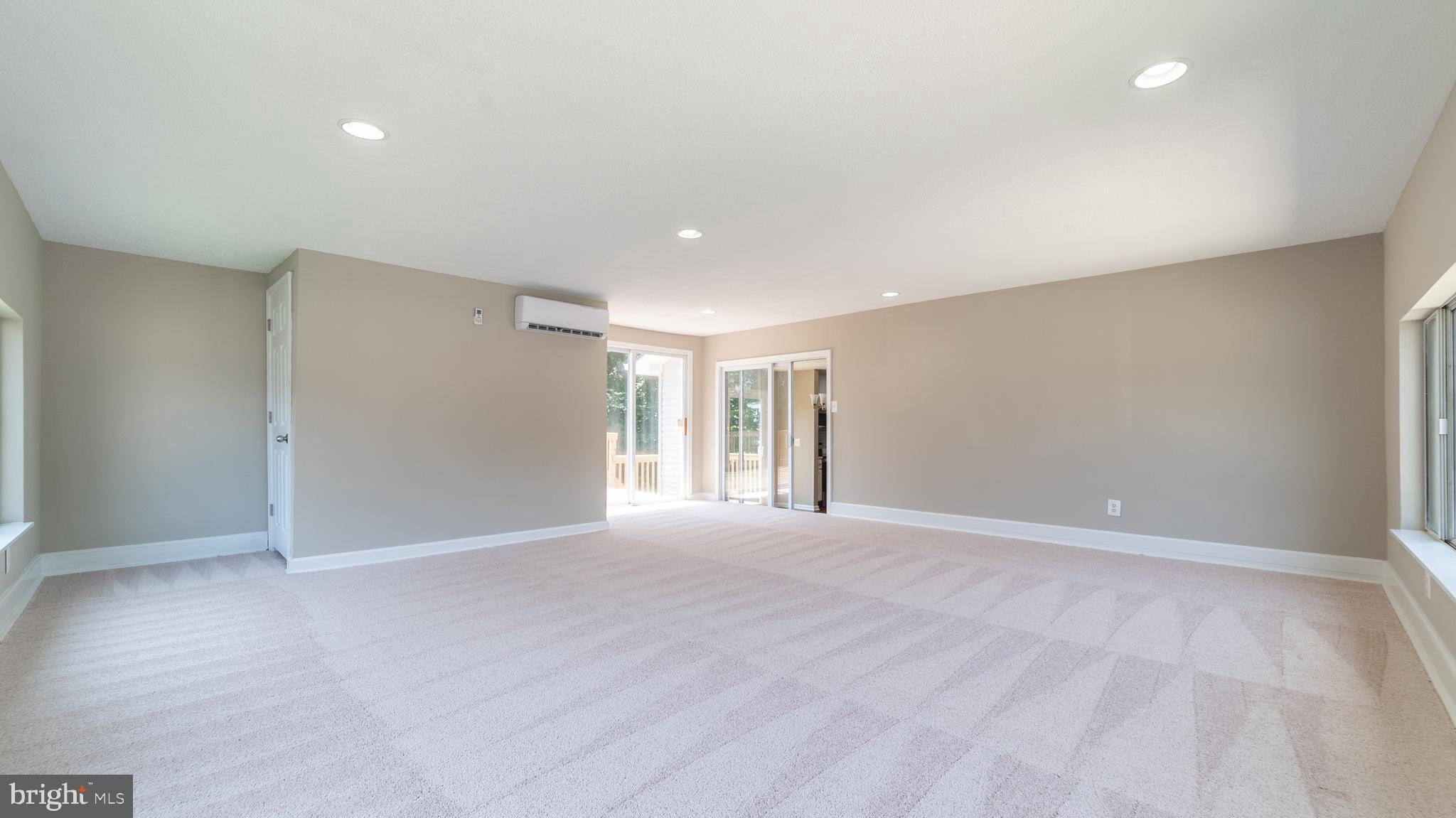 FORESTVILLE CENTER - Residential