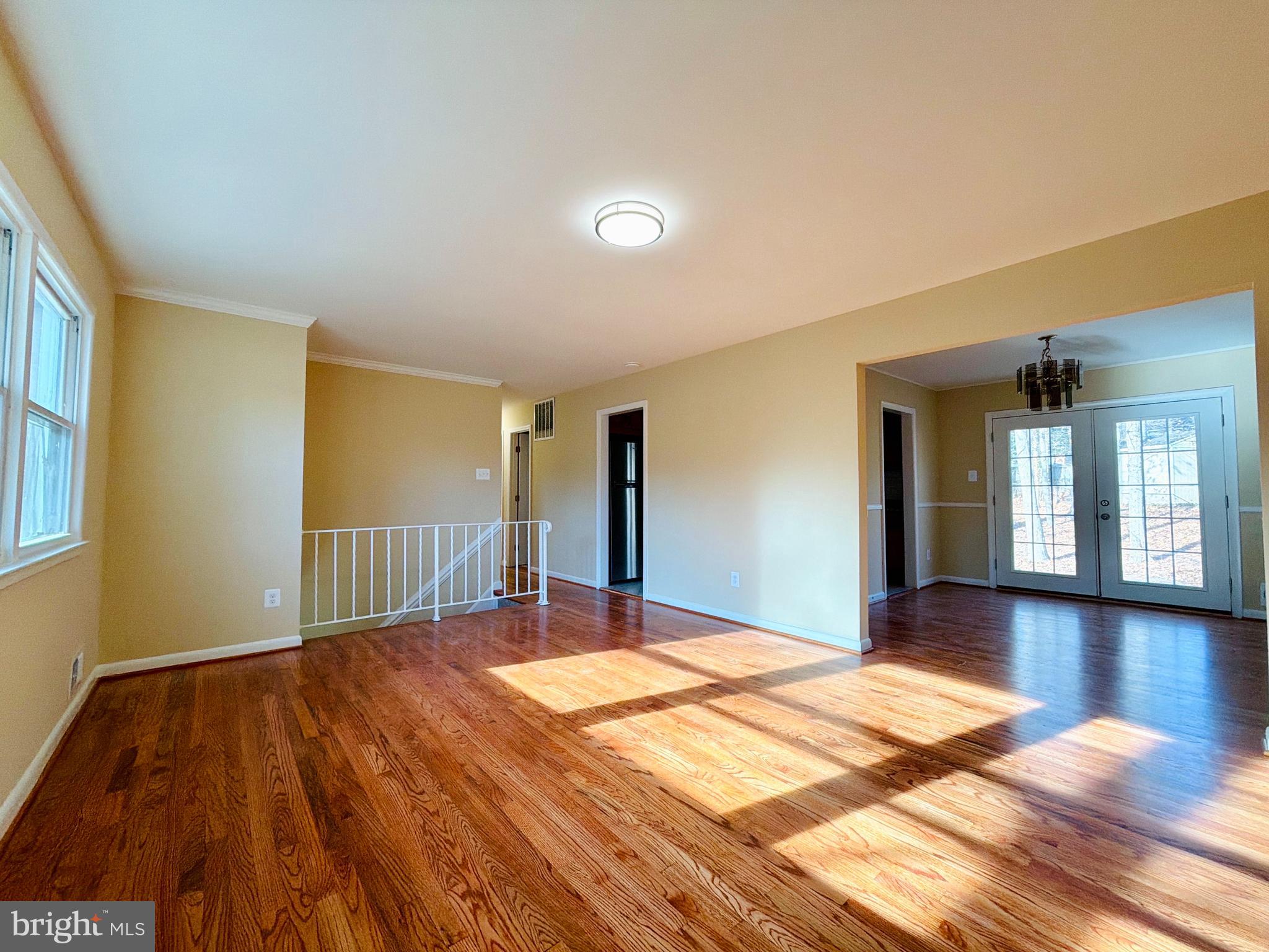 SURREY SQUARE - Residential Lease