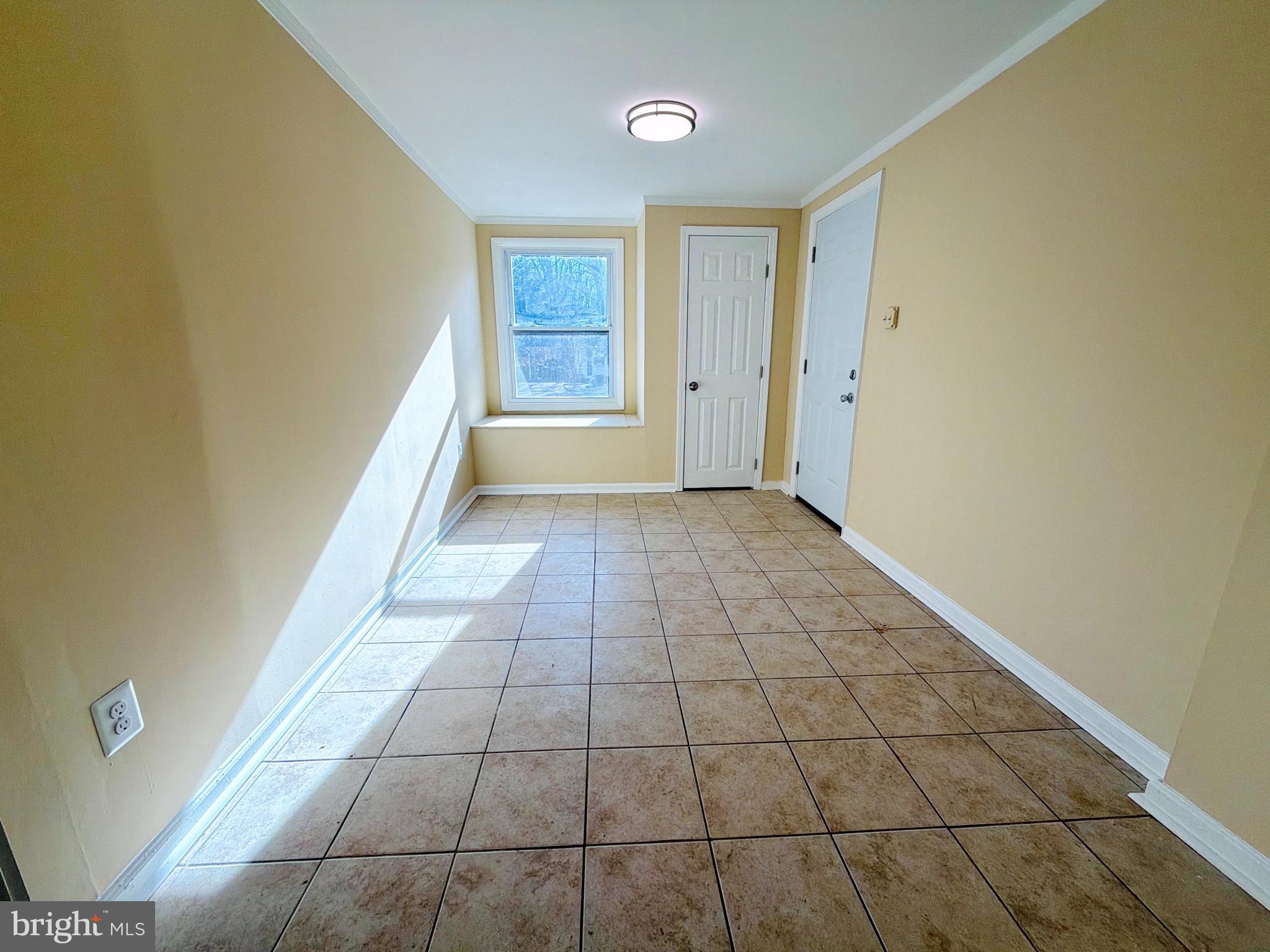 SURREY SQUARE - Residential Lease