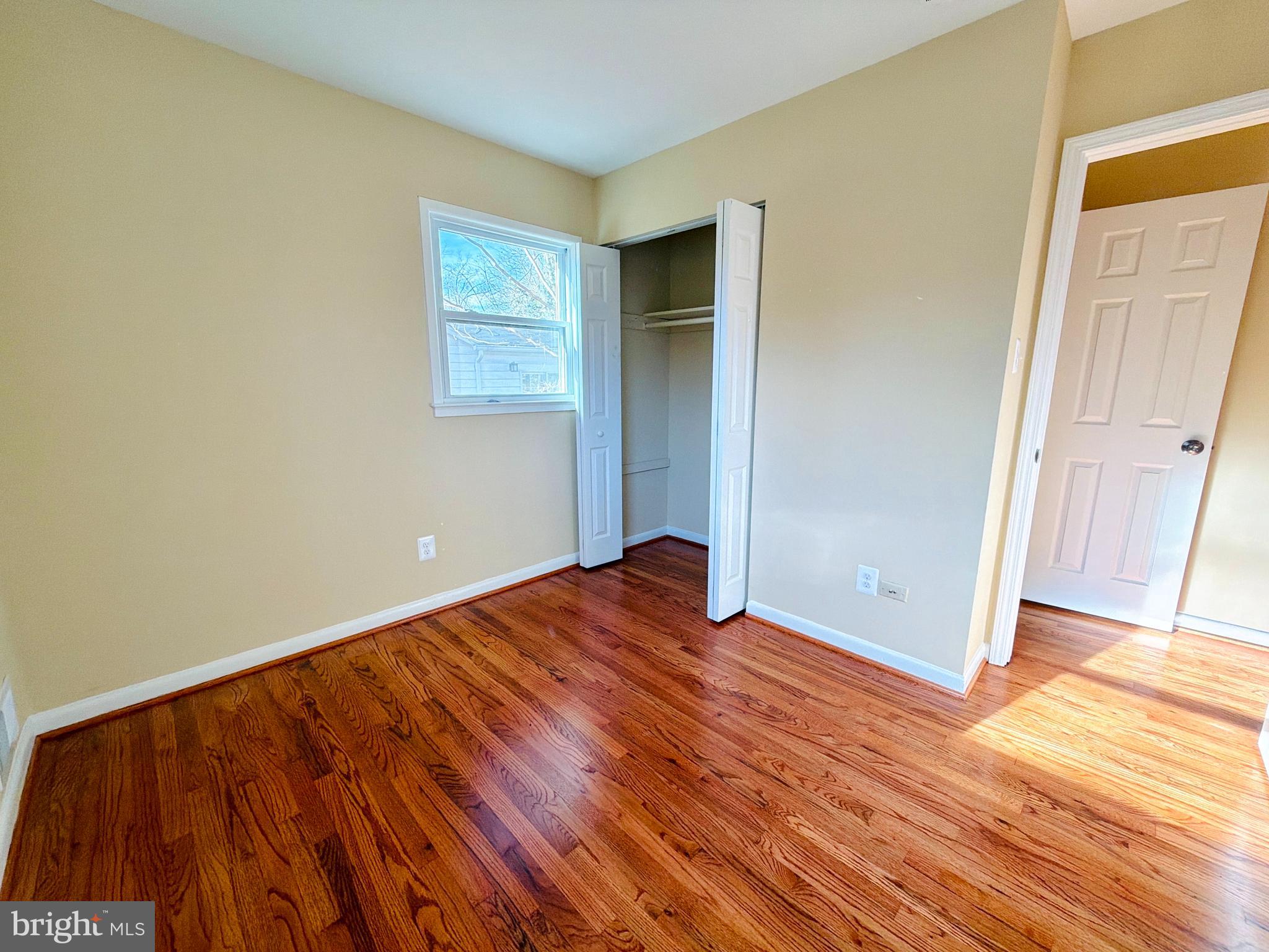 SURREY SQUARE - Residential Lease