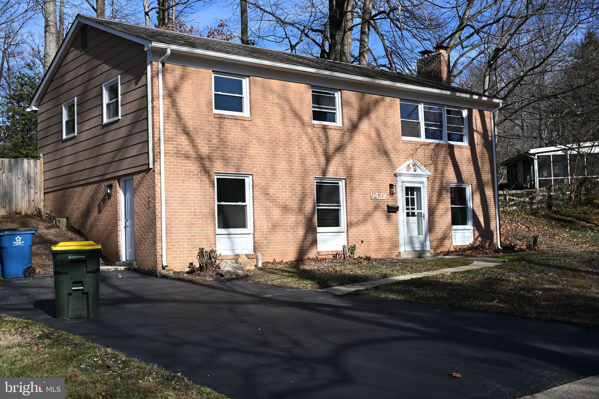 SURREY SQUARE - Residential Lease