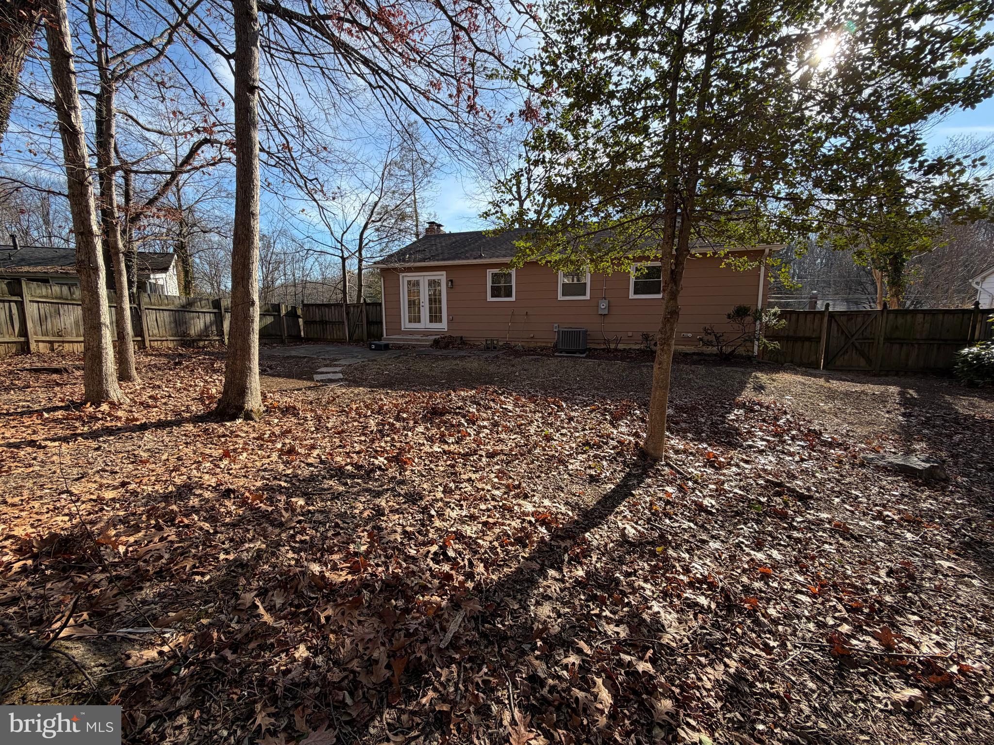 SURREY SQUARE - Residential Lease