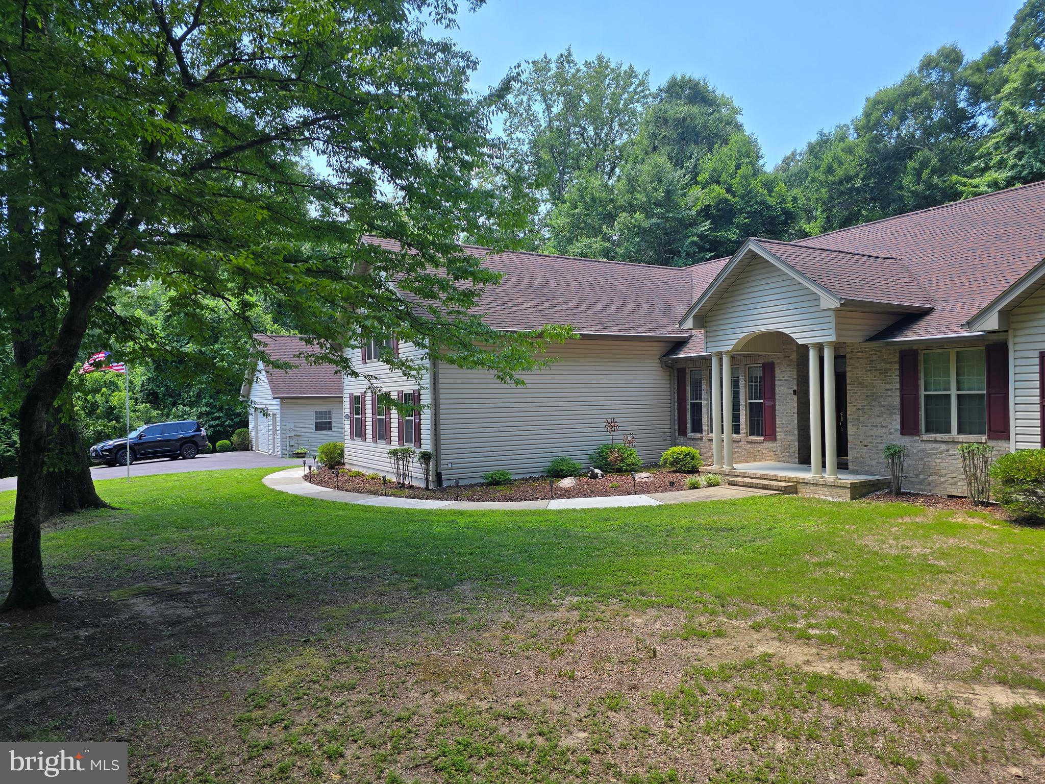 15401 JAMIES WAY