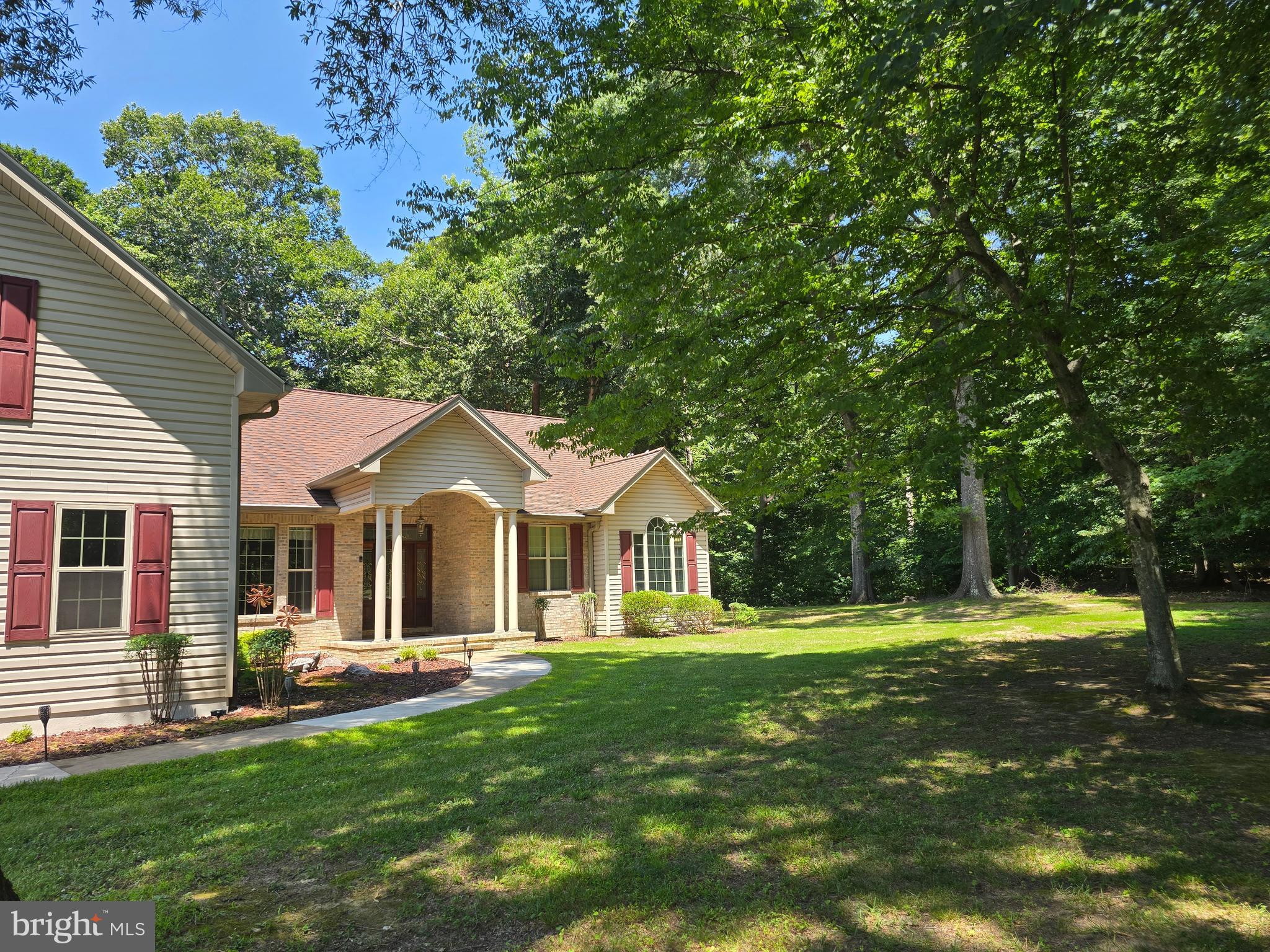 15401 JAMIES WAY