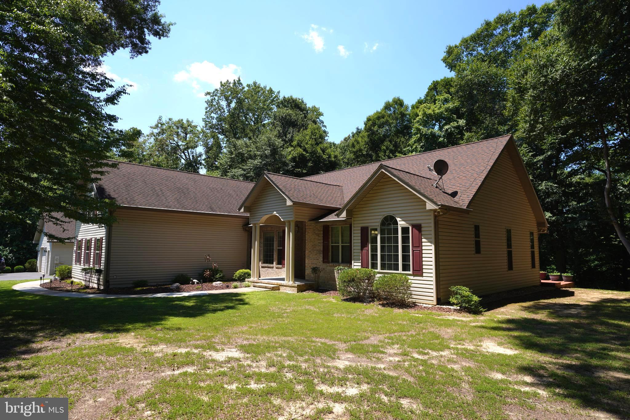 15401 JAMIES WAY