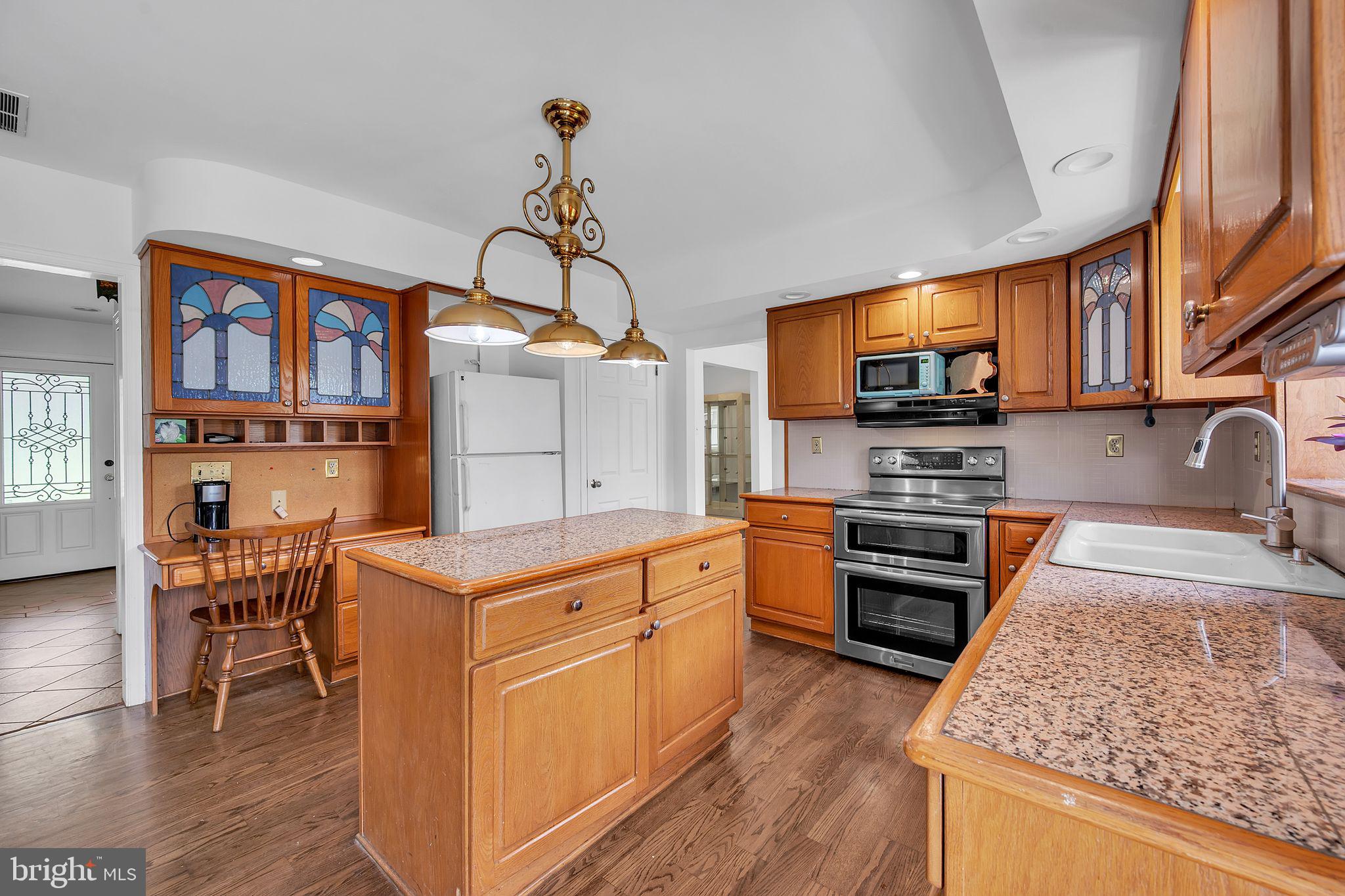 CHURCHVILLE MANOR - Residential