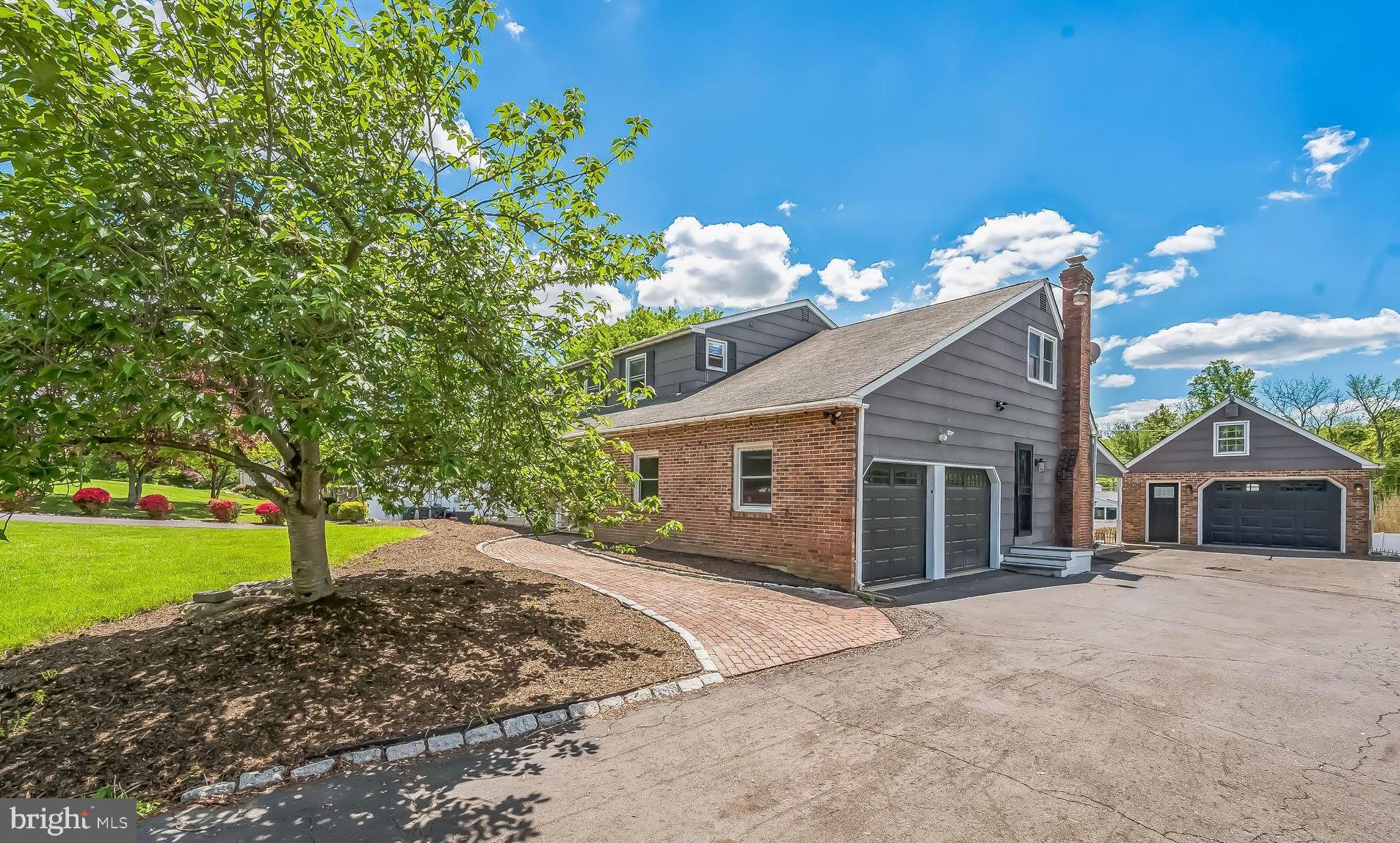 CHURCHVILLE MANOR - Residential