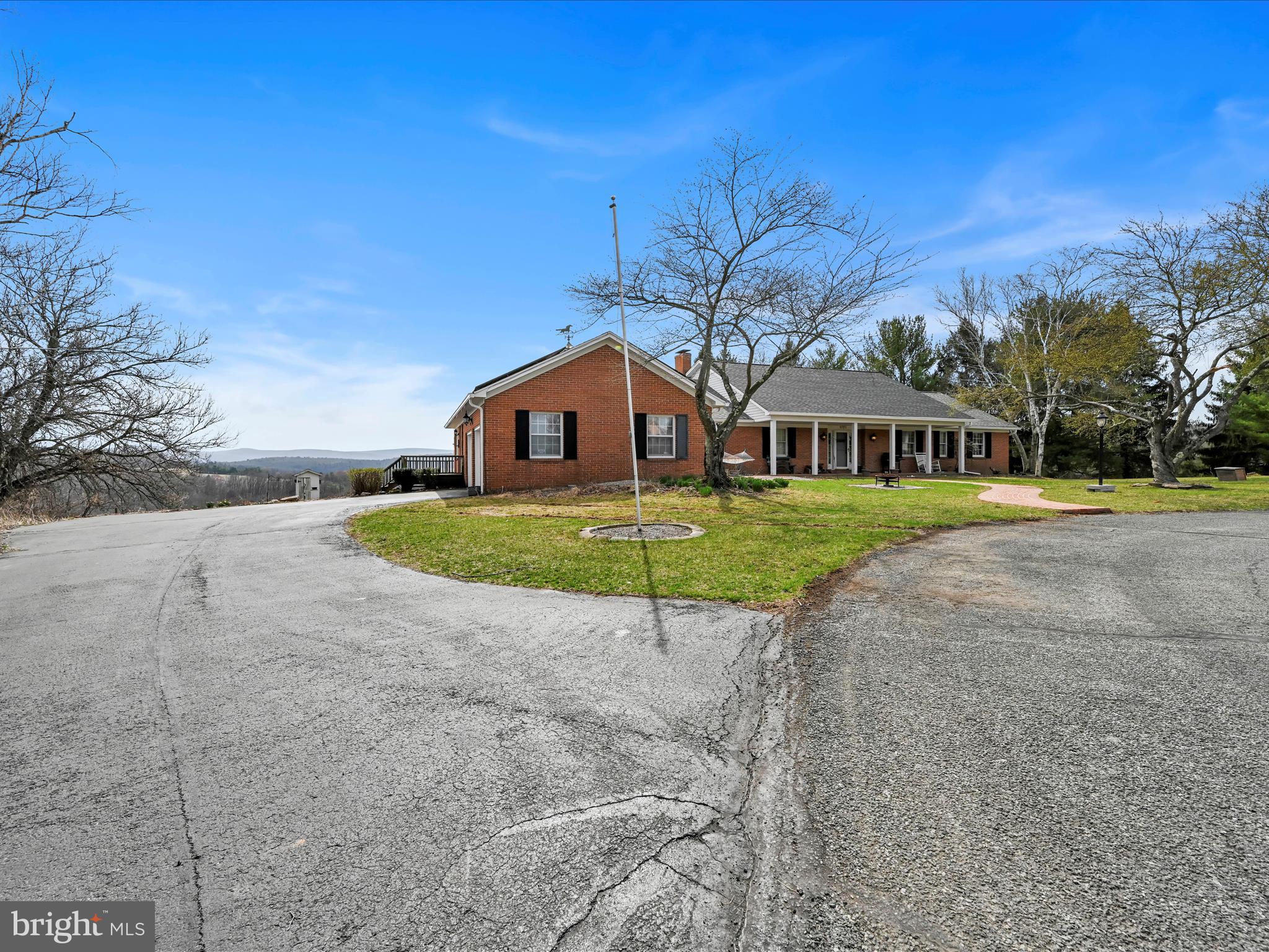 PINEBROOK - Residential