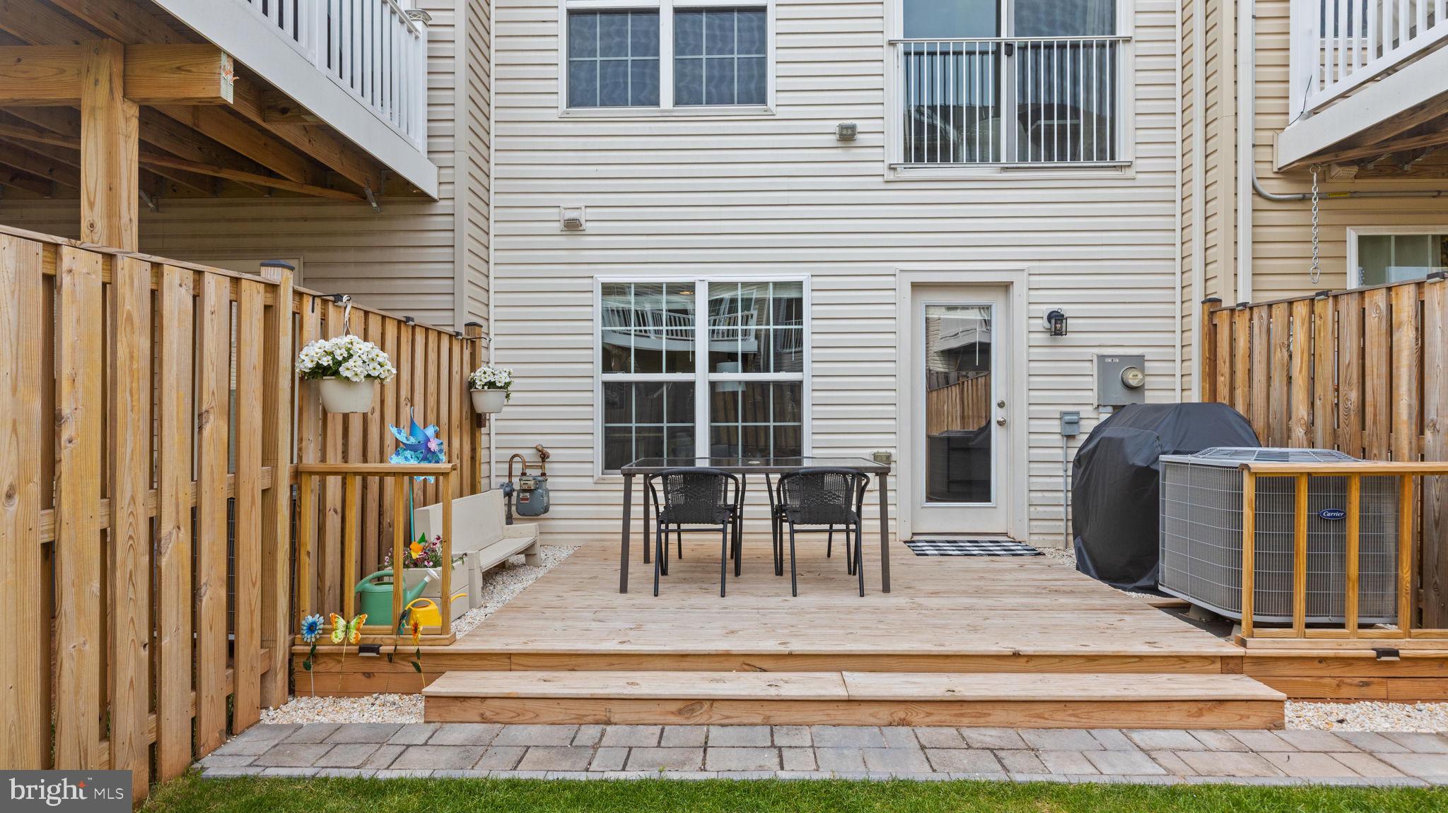 5967 WHELAN LANE