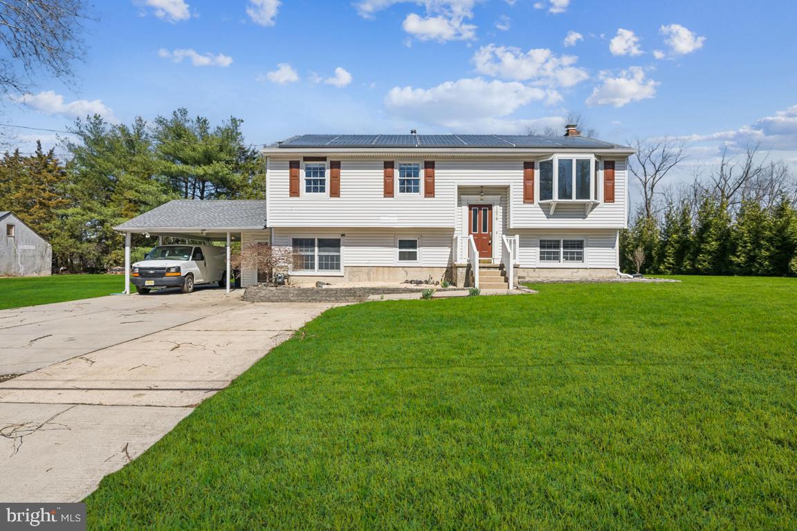 1078 LEXINGTON DRIVE