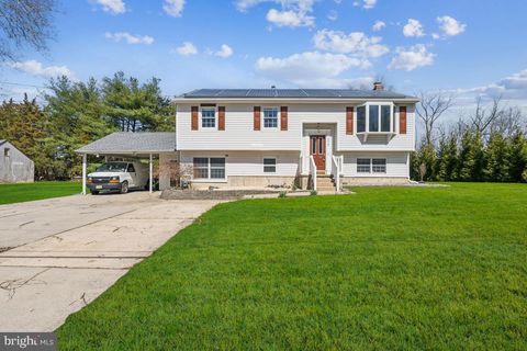 Homes For Sale - 1078 Lexington Drive<br/> WOODBURY, NJ 08096