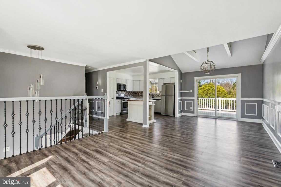 1078 LEXINGTON DRIVE