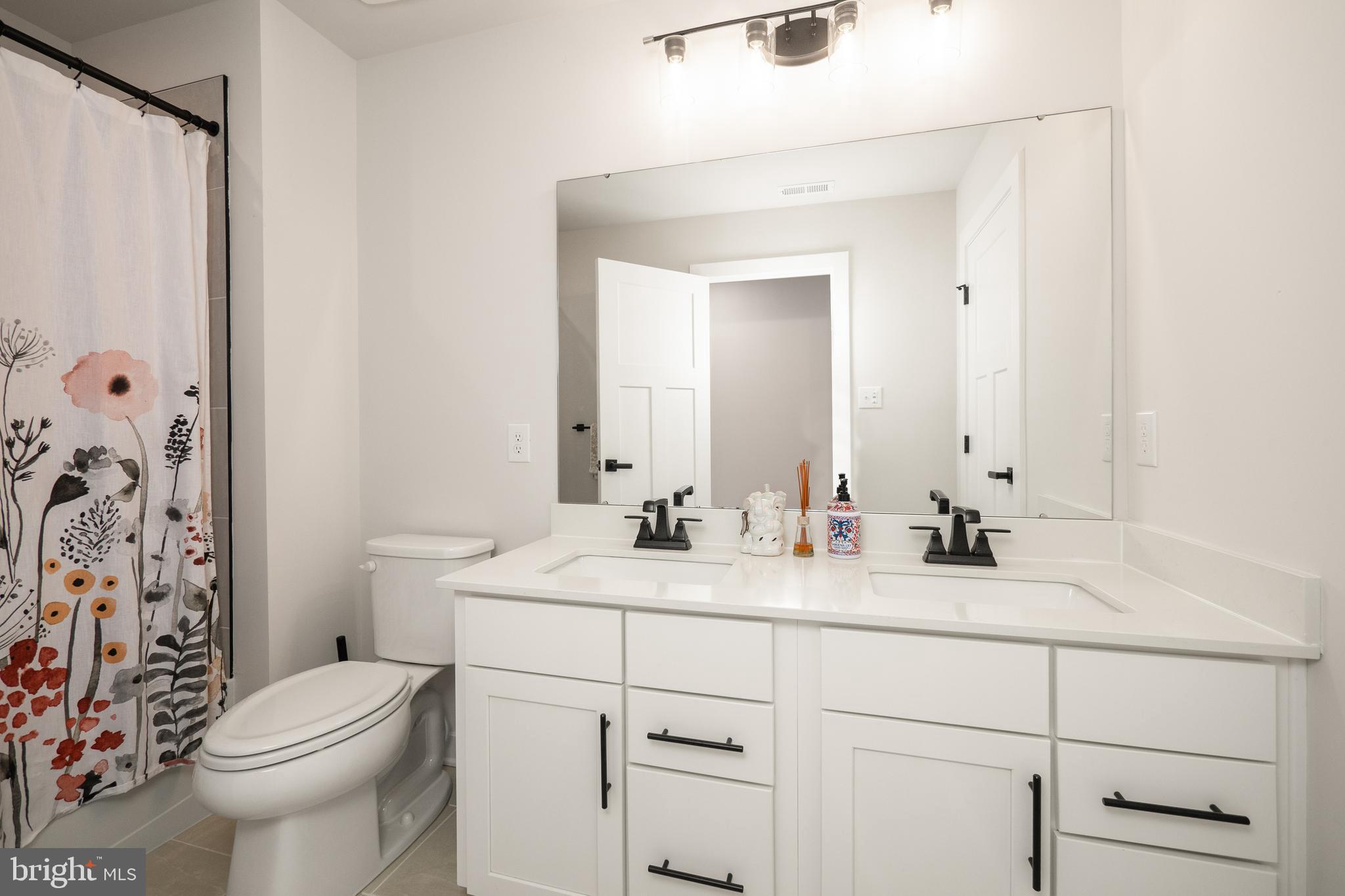 ESTATES AT SAUCON VALLEY - Residential