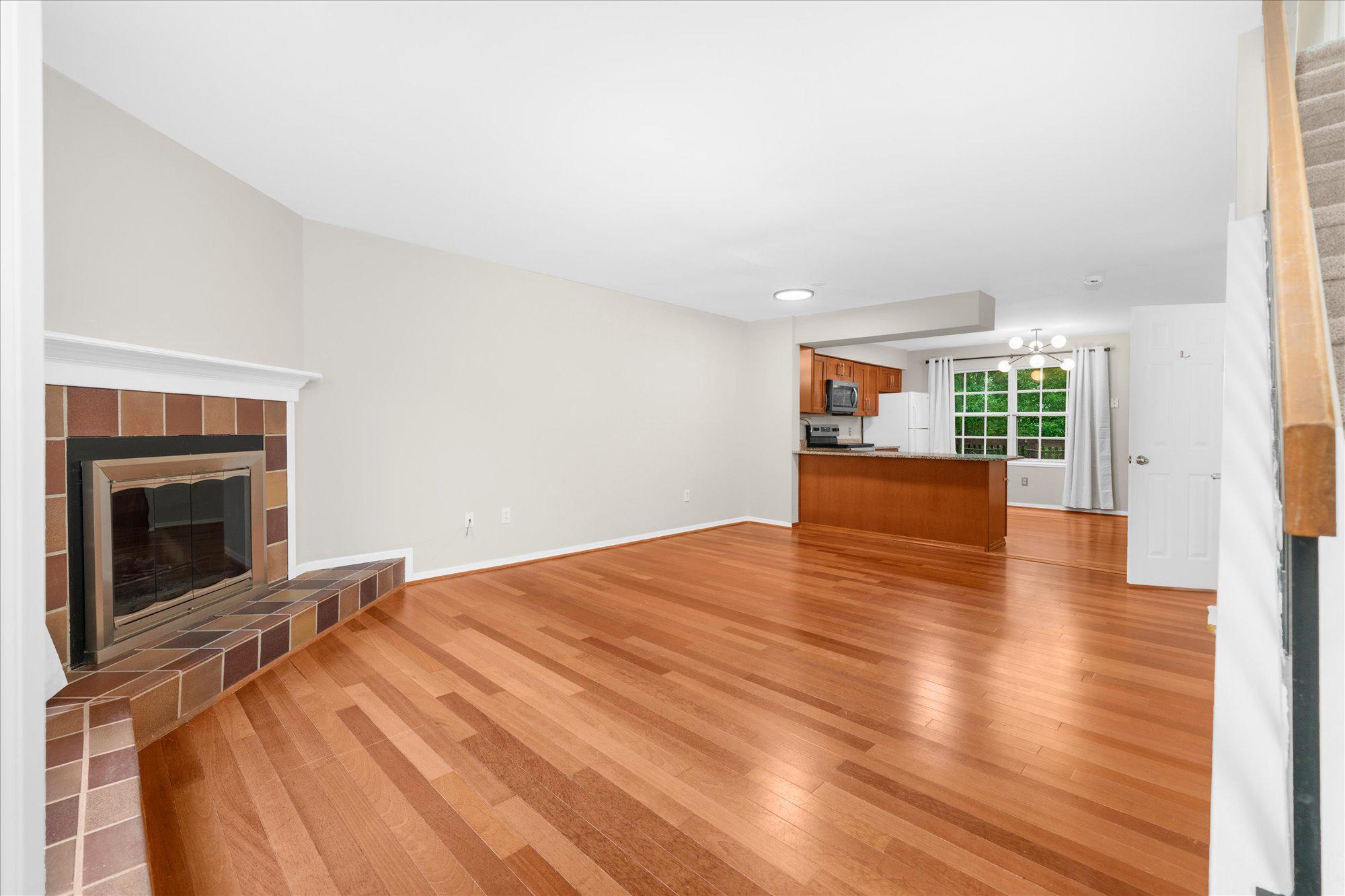 SAW MILL VALLEY - Residential