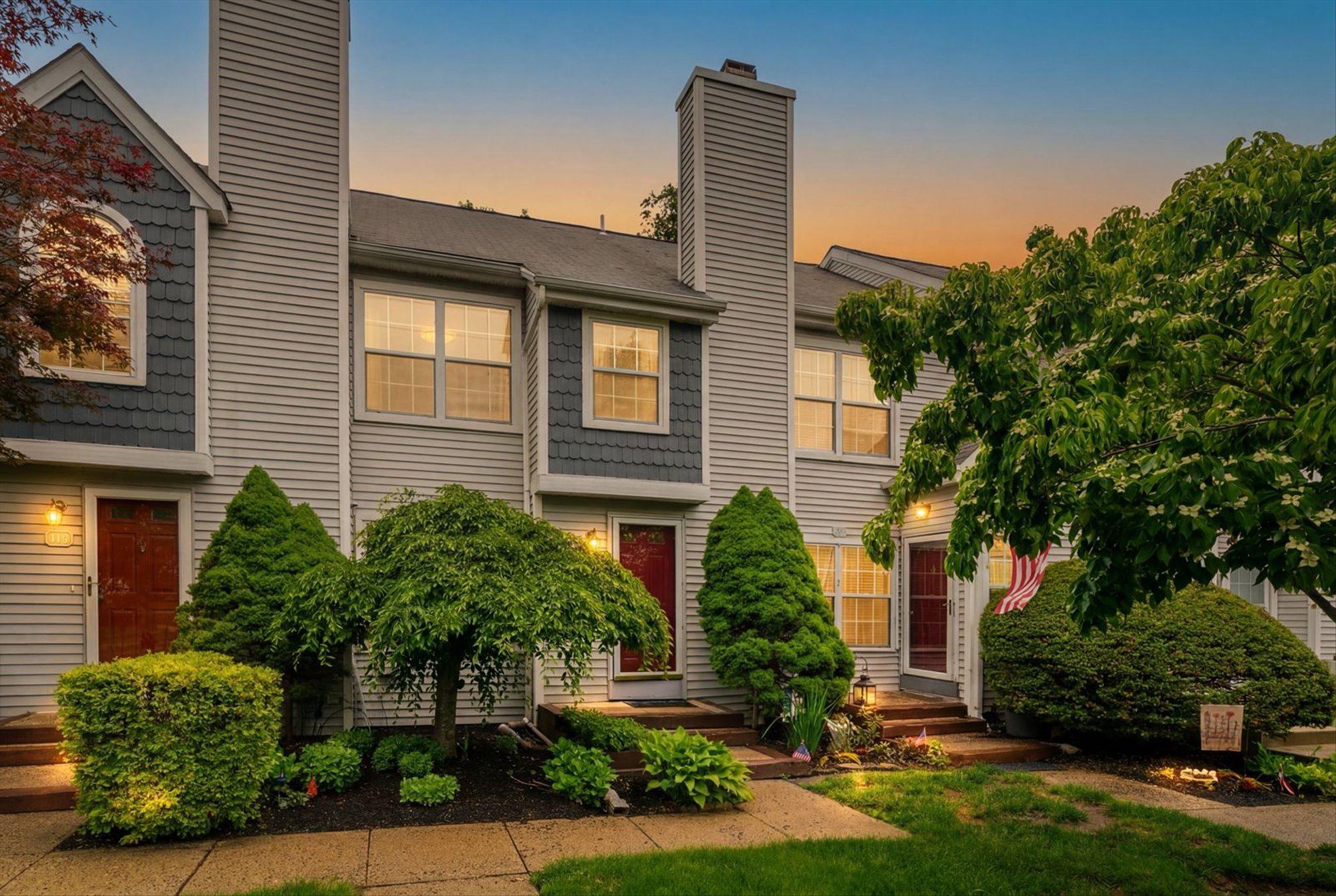 SAW MILL VALLEY - Residential
