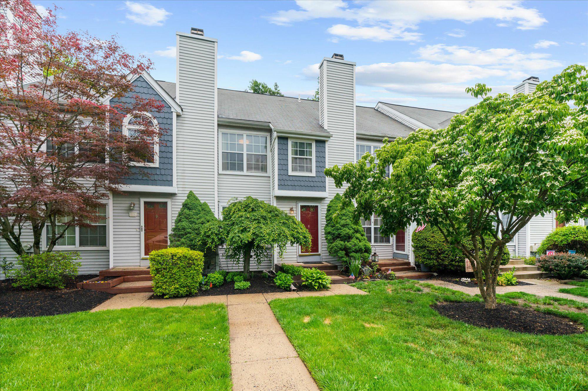 SAW MILL VALLEY - Residential
