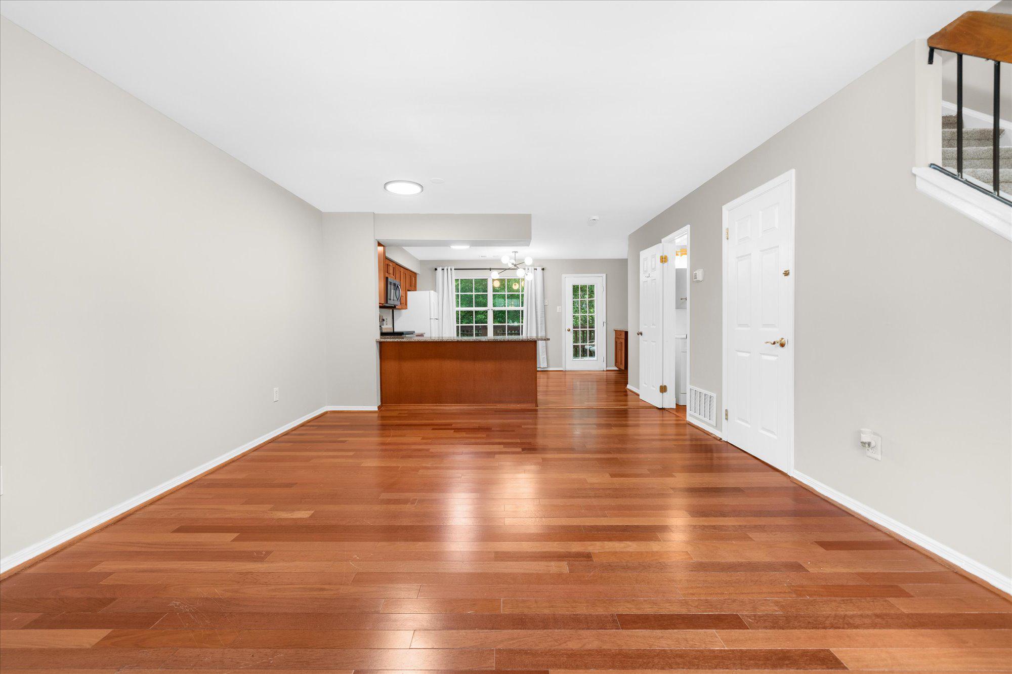 SAW MILL VALLEY - Residential