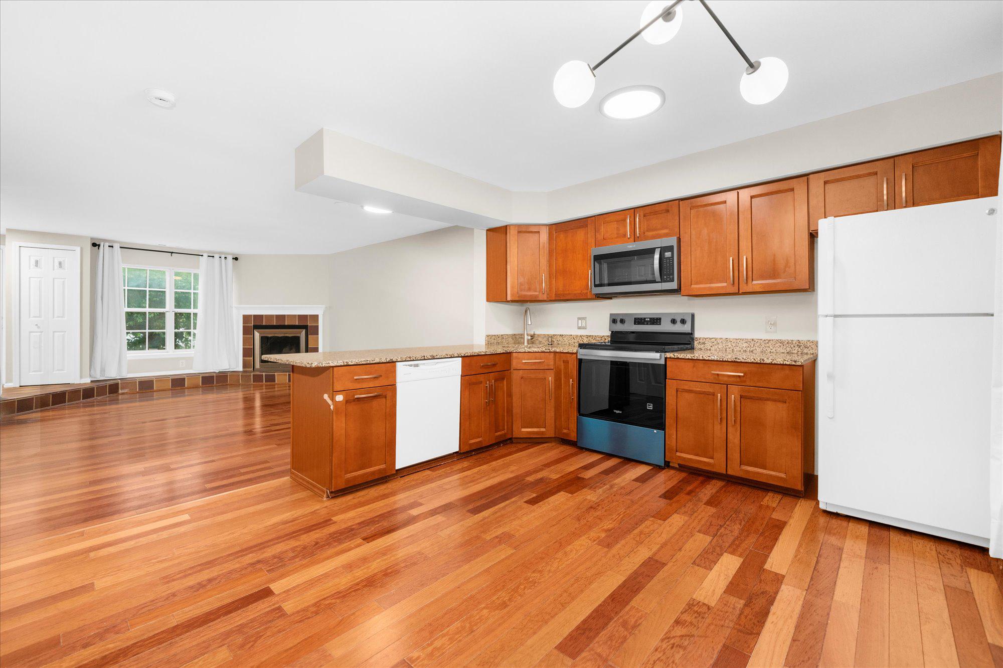 SAW MILL VALLEY - Residential
