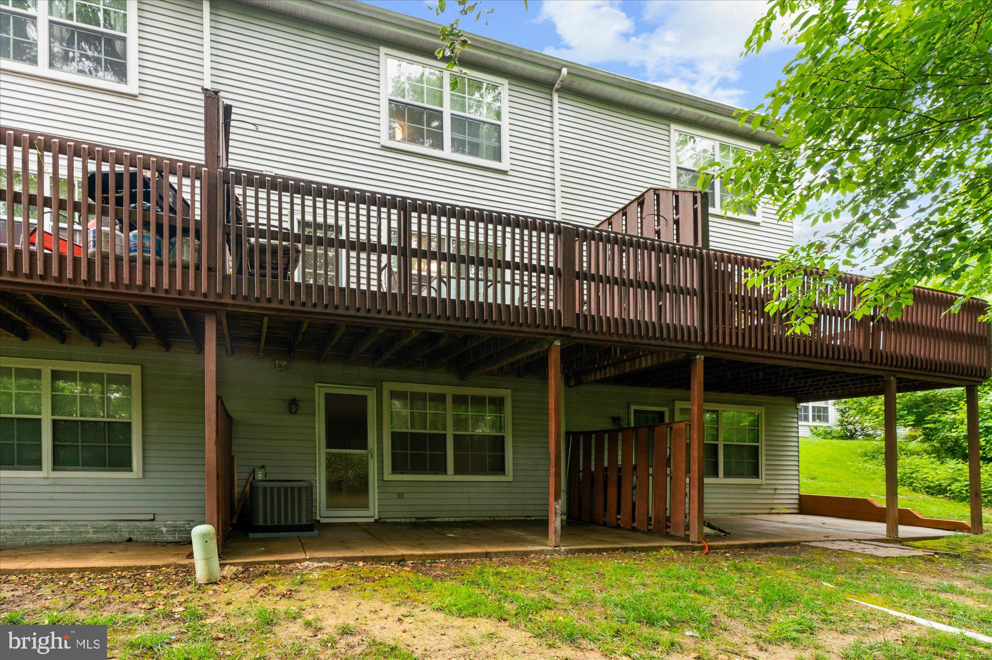 SAW MILL VALLEY - Residential