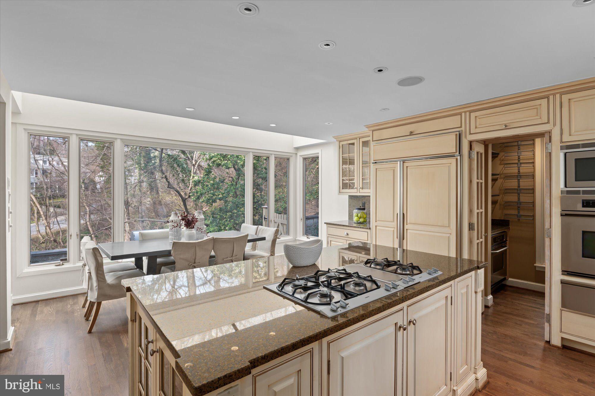 WESTMORELAND HILLS - Residential