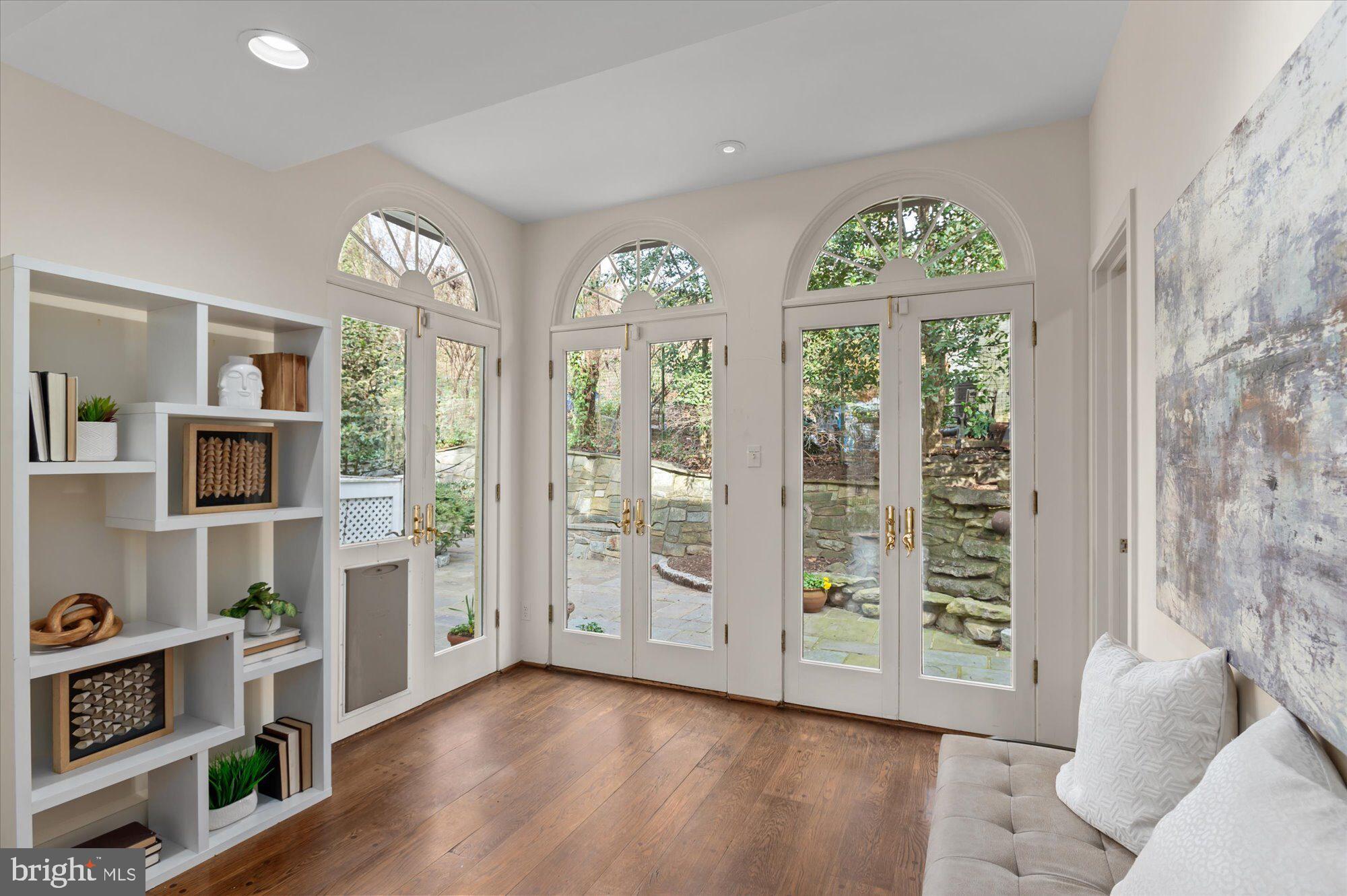 WESTMORELAND HILLS - Residential