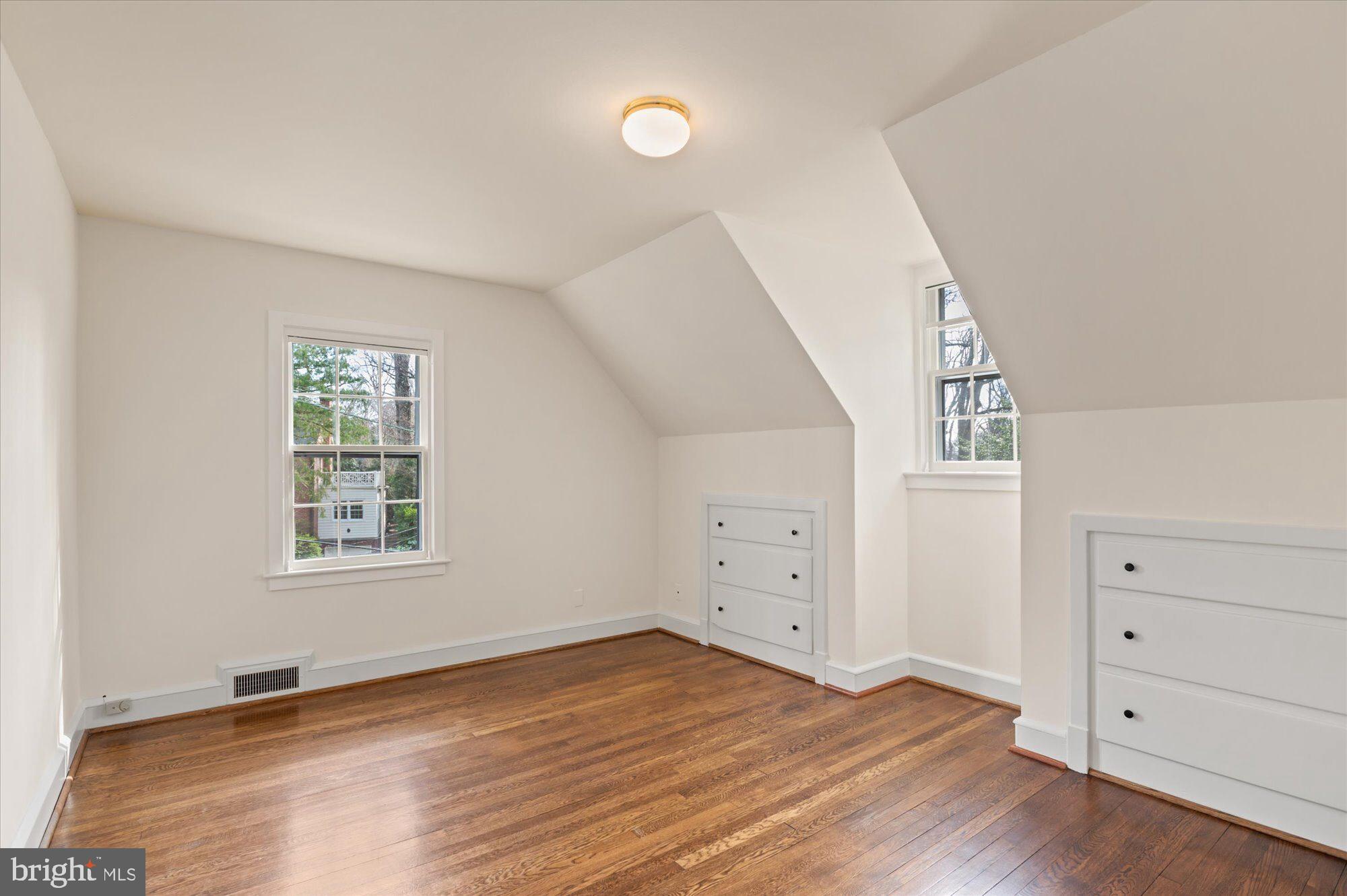 WESTMORELAND HILLS - Residential