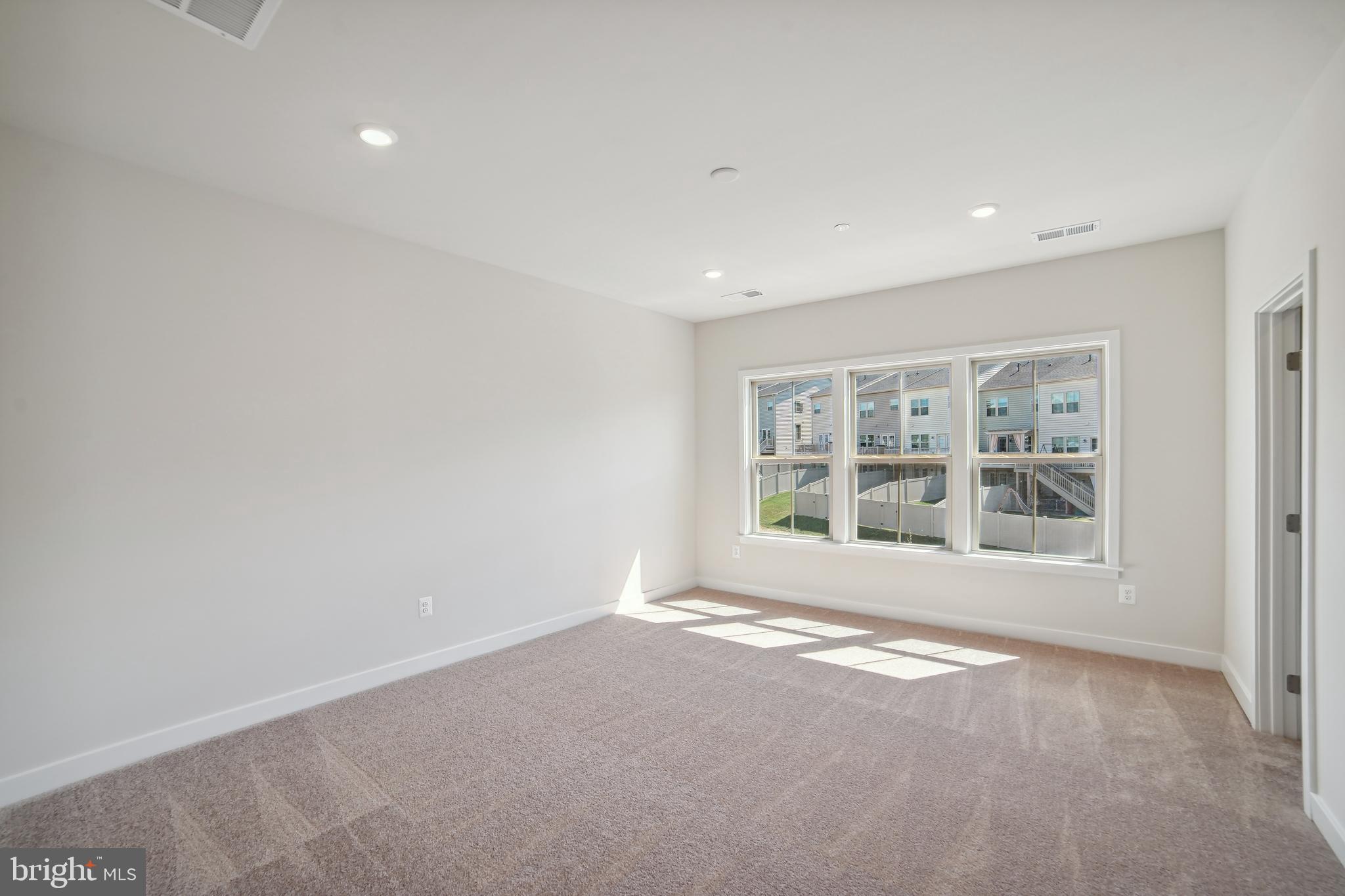 LAKE LINGANORE OAKDALE - Residential Lease