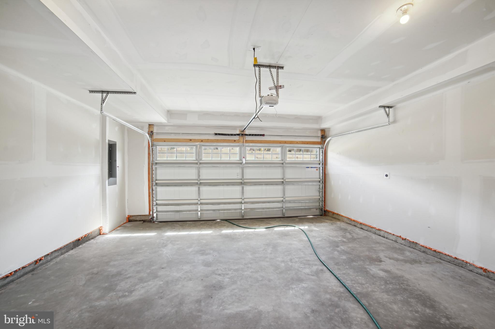 LAKE LINGANORE OAKDALE - Residential Lease