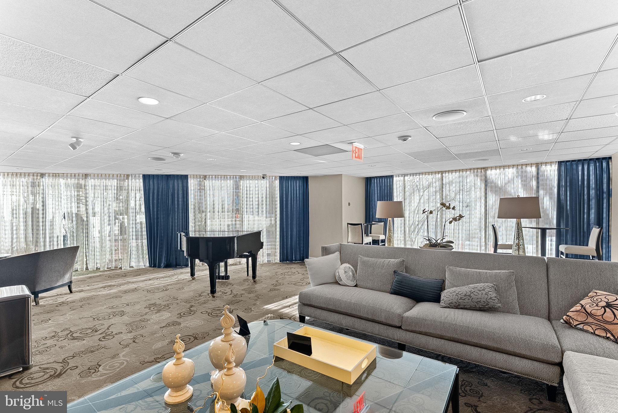 THE ELIZABETH - Residential Lease