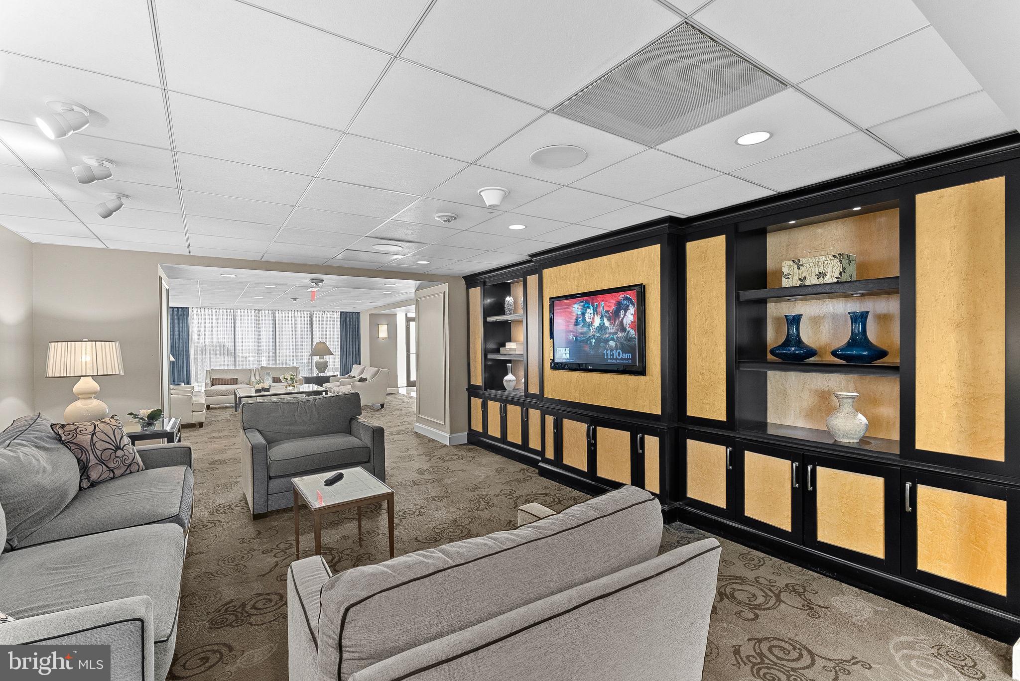 THE ELIZABETH - Residential Lease