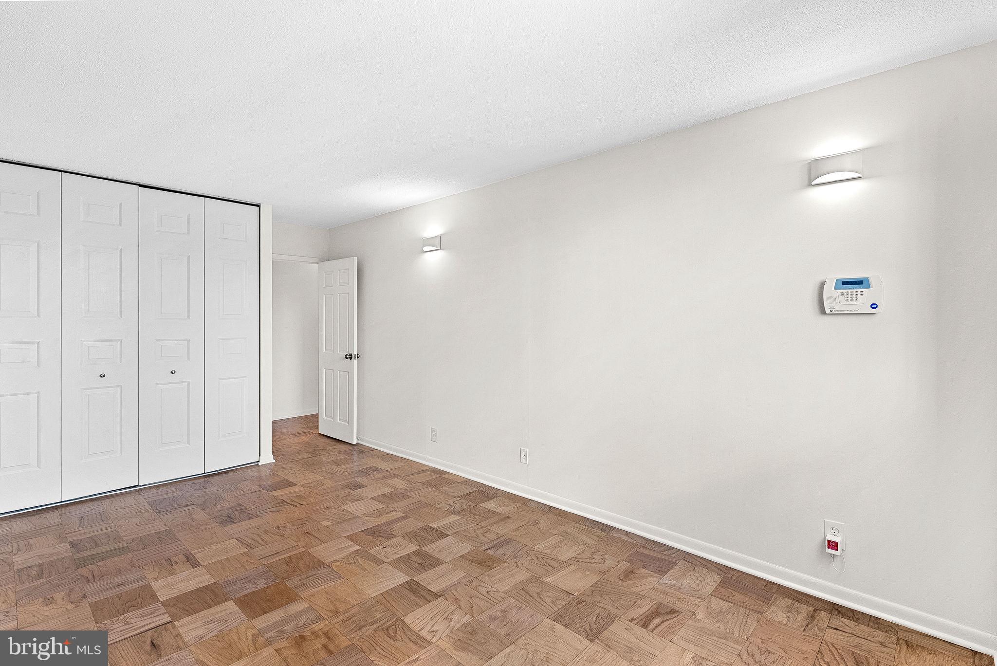 THE ELIZABETH - Residential Lease