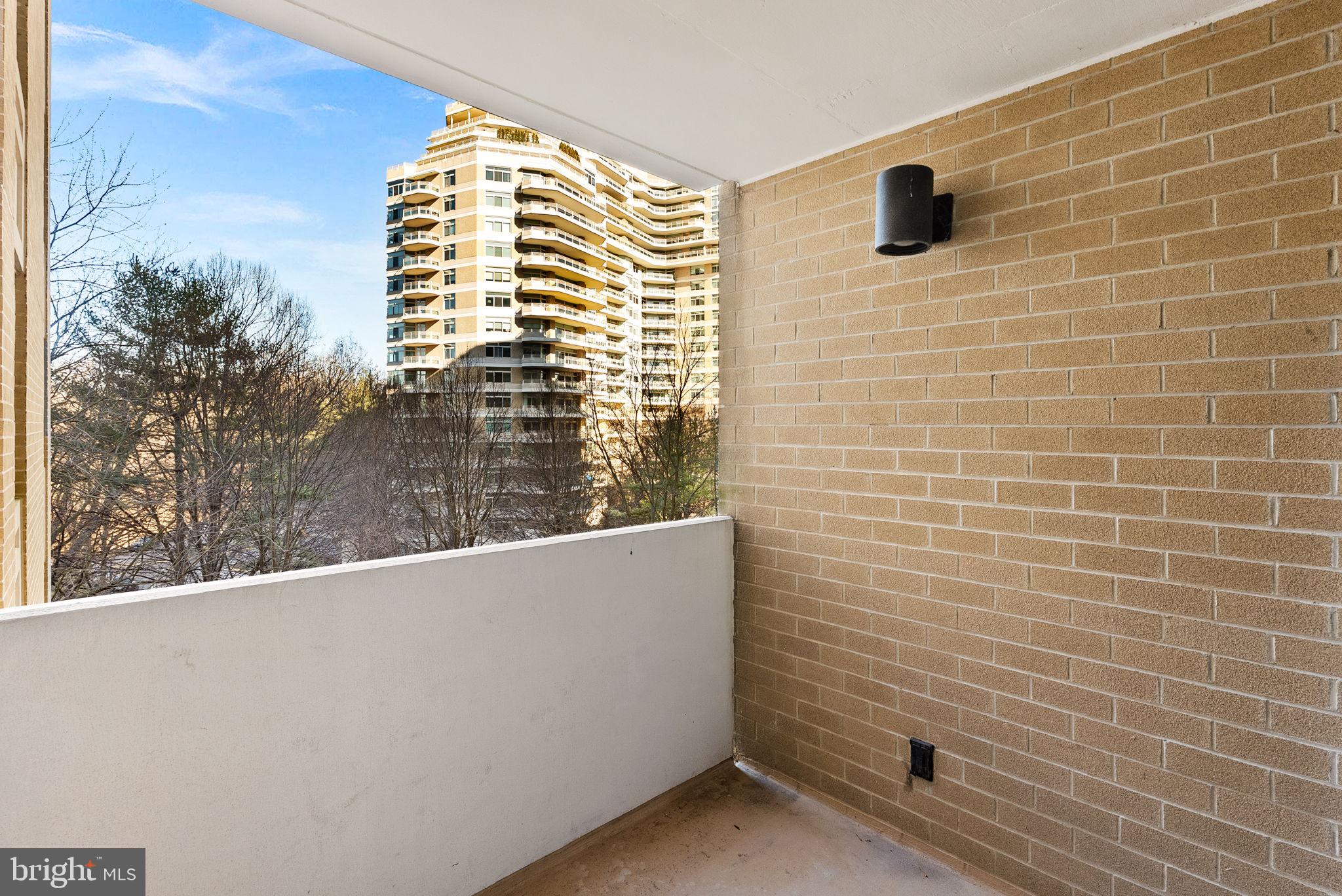 THE ELIZABETH - Residential Lease