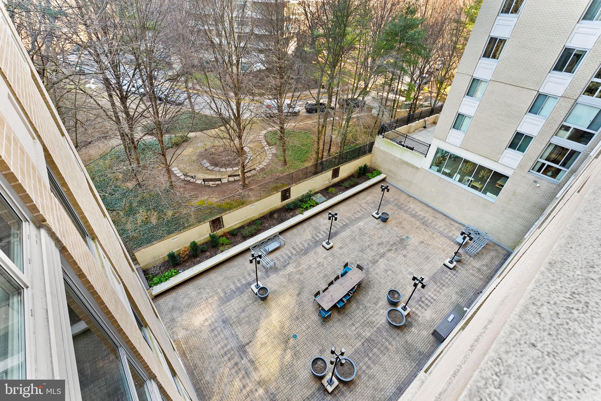 THE ELIZABETH - Residential Lease