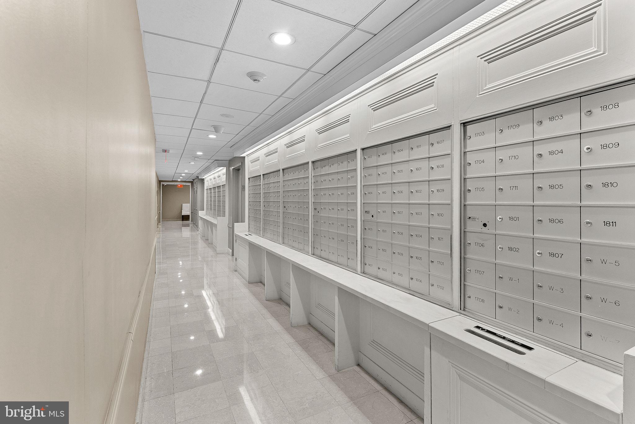 THE ELIZABETH - Residential Lease