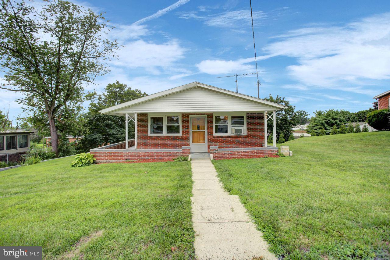806 HIGHLAND DRIVE