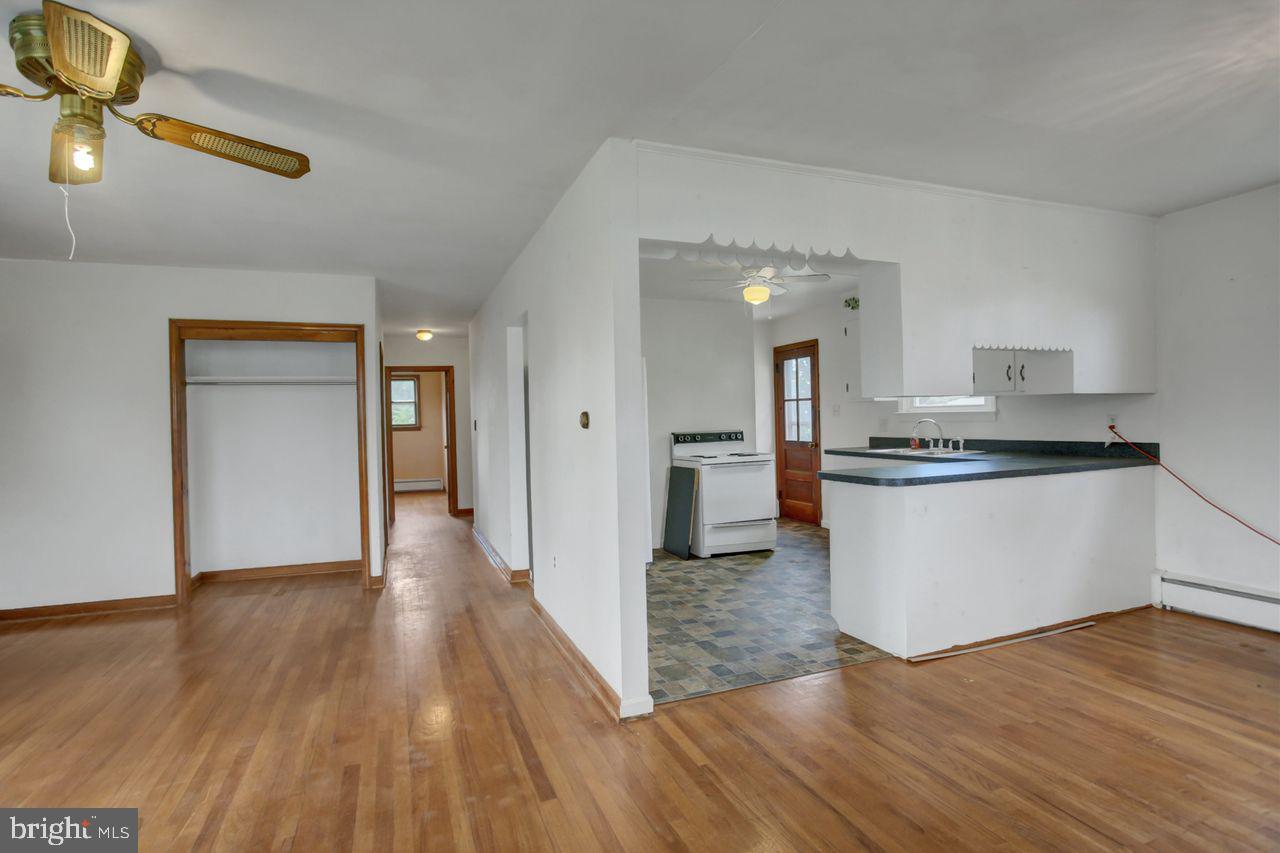 806 HIGHLAND DRIVE