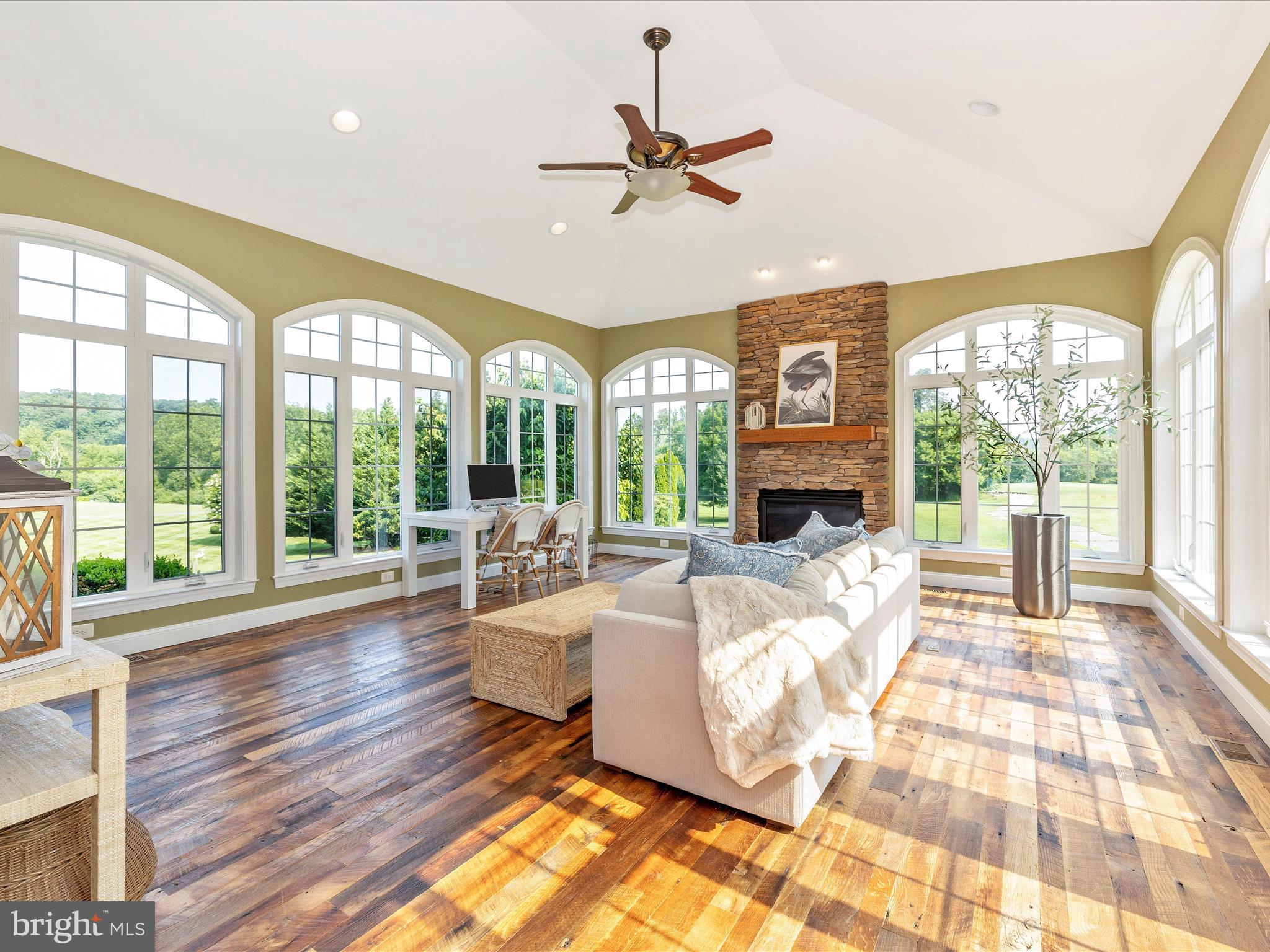 RIVER DOWNS - Residential