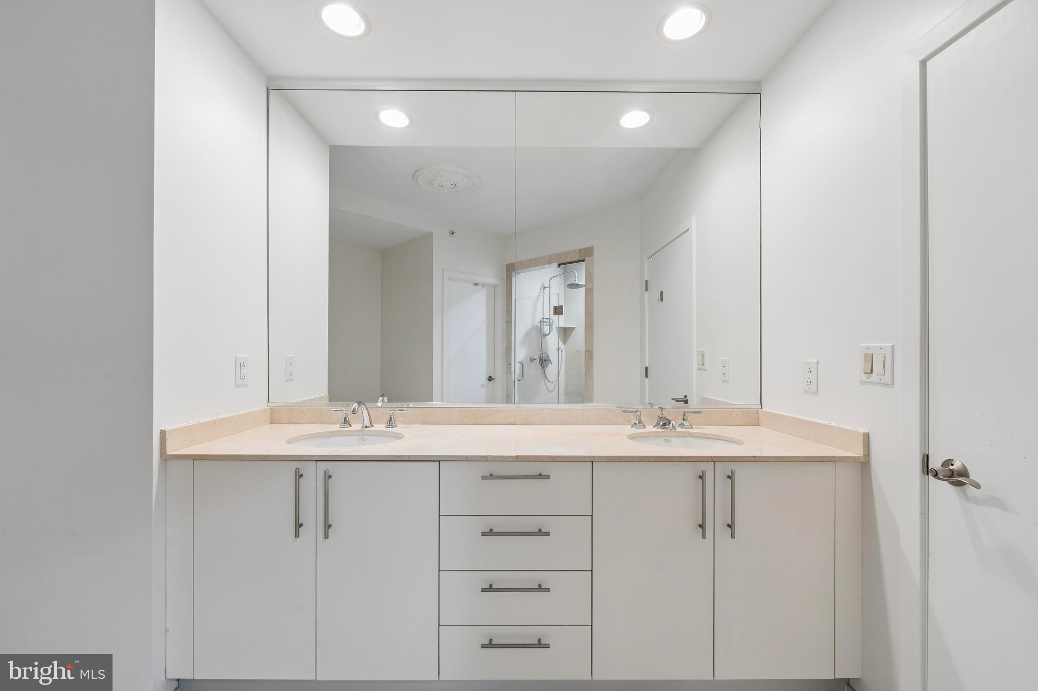 CORINTHIAN - Residential