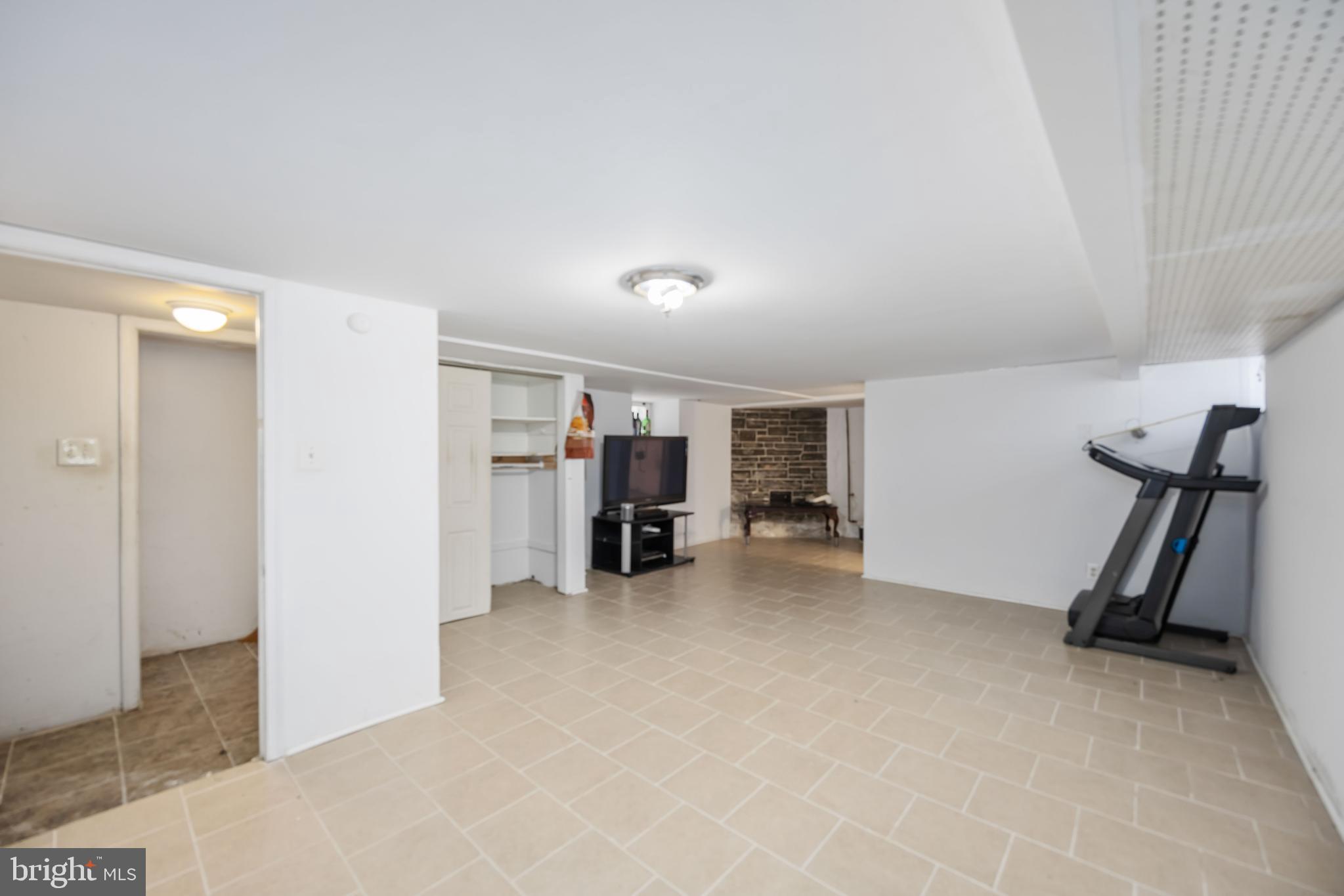 BEVERLY HILLS - Residential