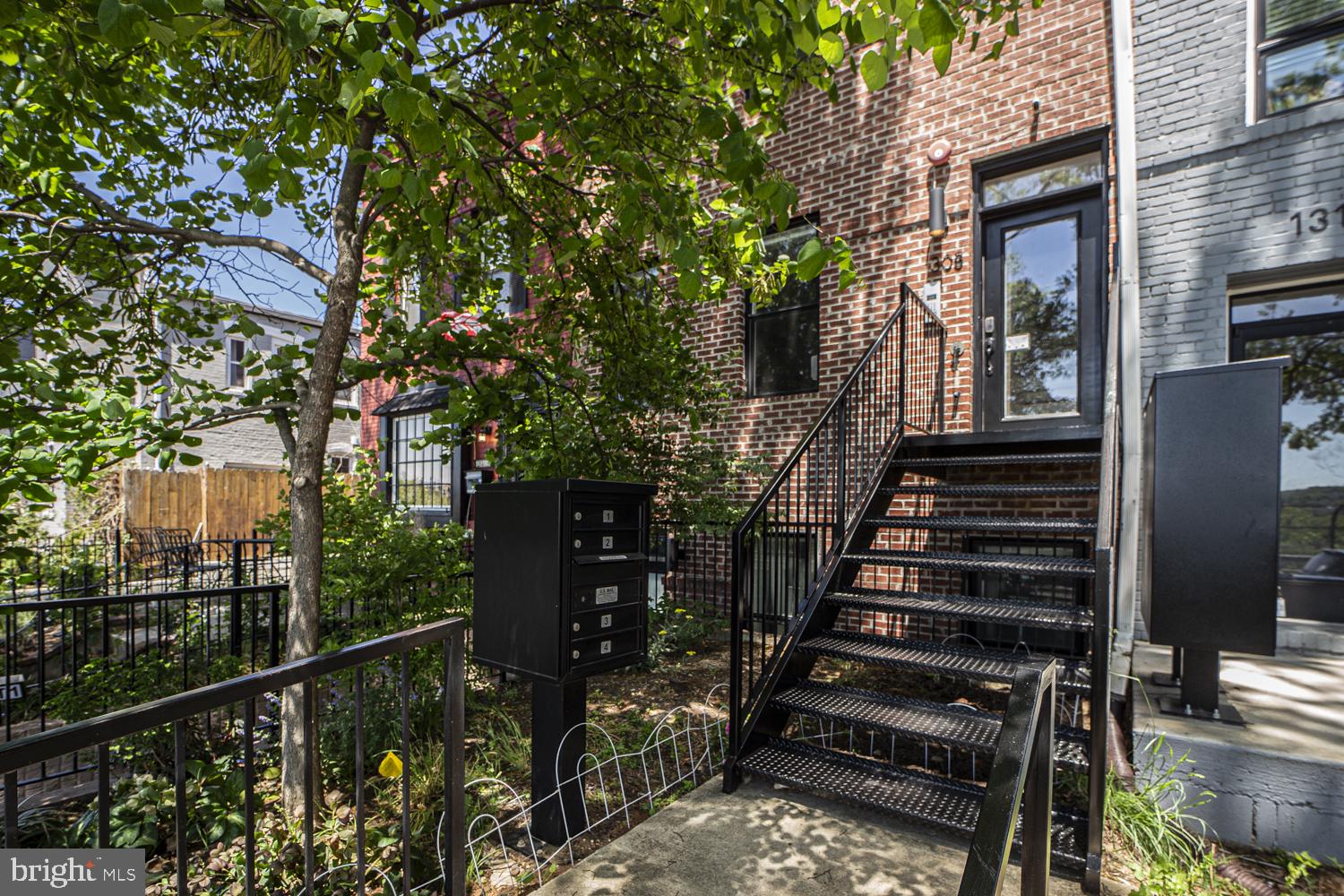 1308 L STREET SE 2